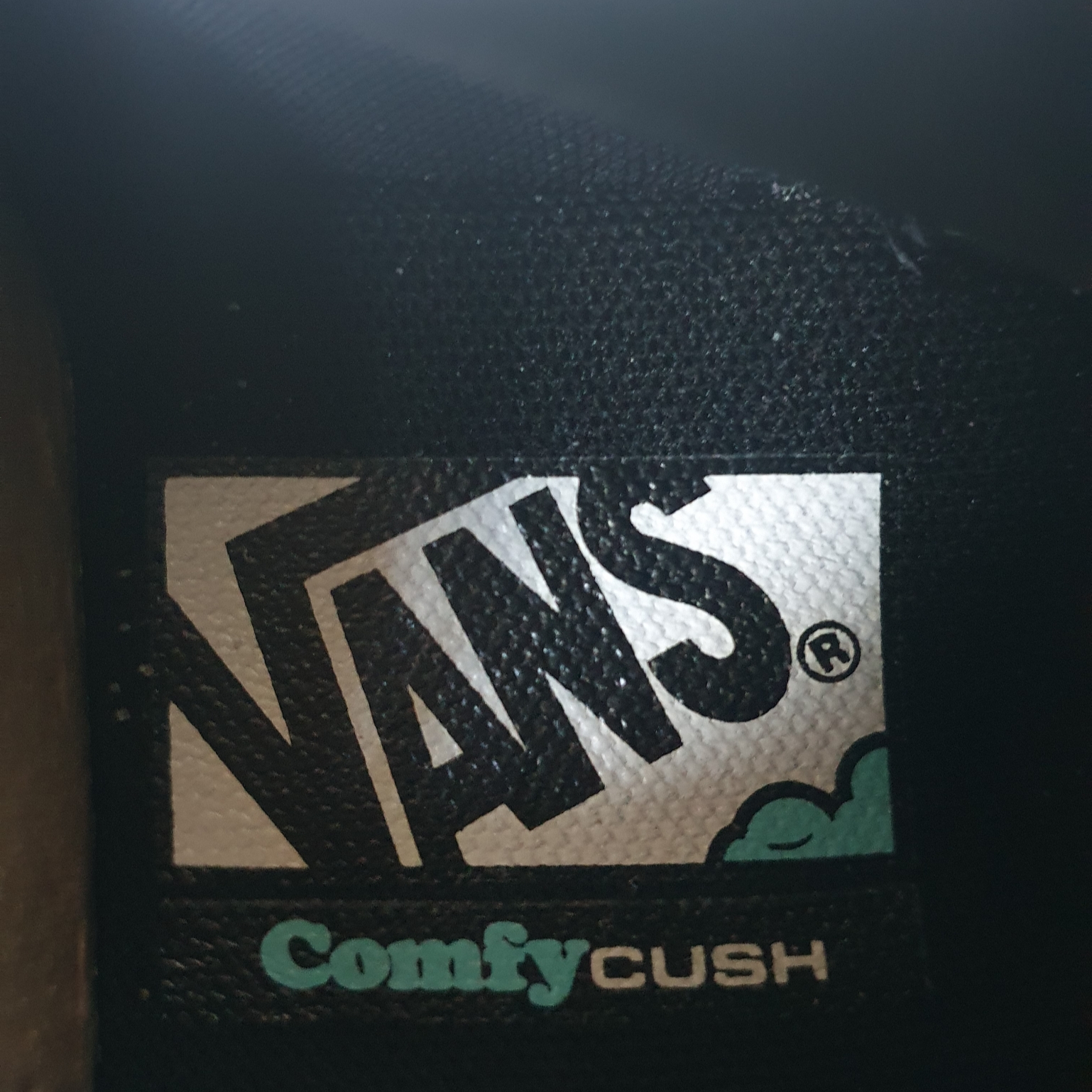Vans ComfyCush One Bandana Marshmallow Black 착용 스타일 - 2