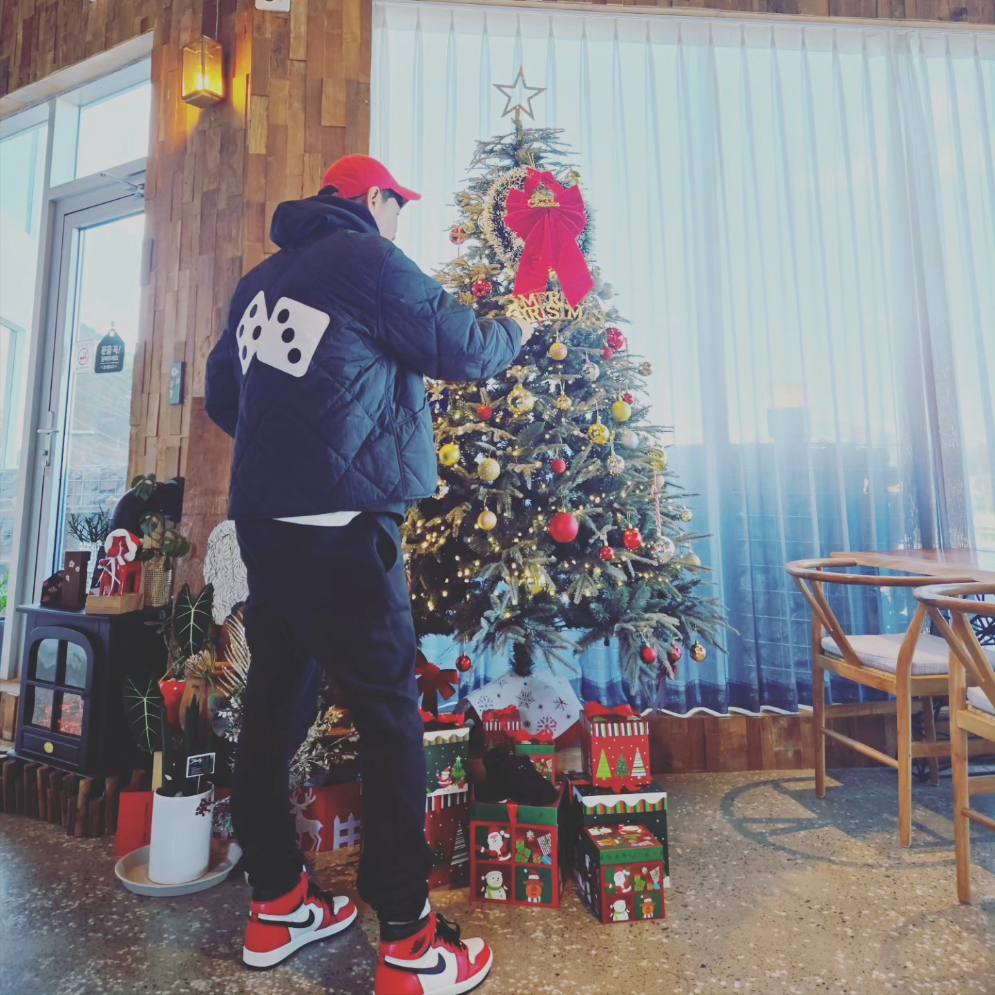 Stussy Dice Quilted Liner Jacket Black, Jordan 1 Retro High OG Defiant SB LA to Chicago 착용 스타일