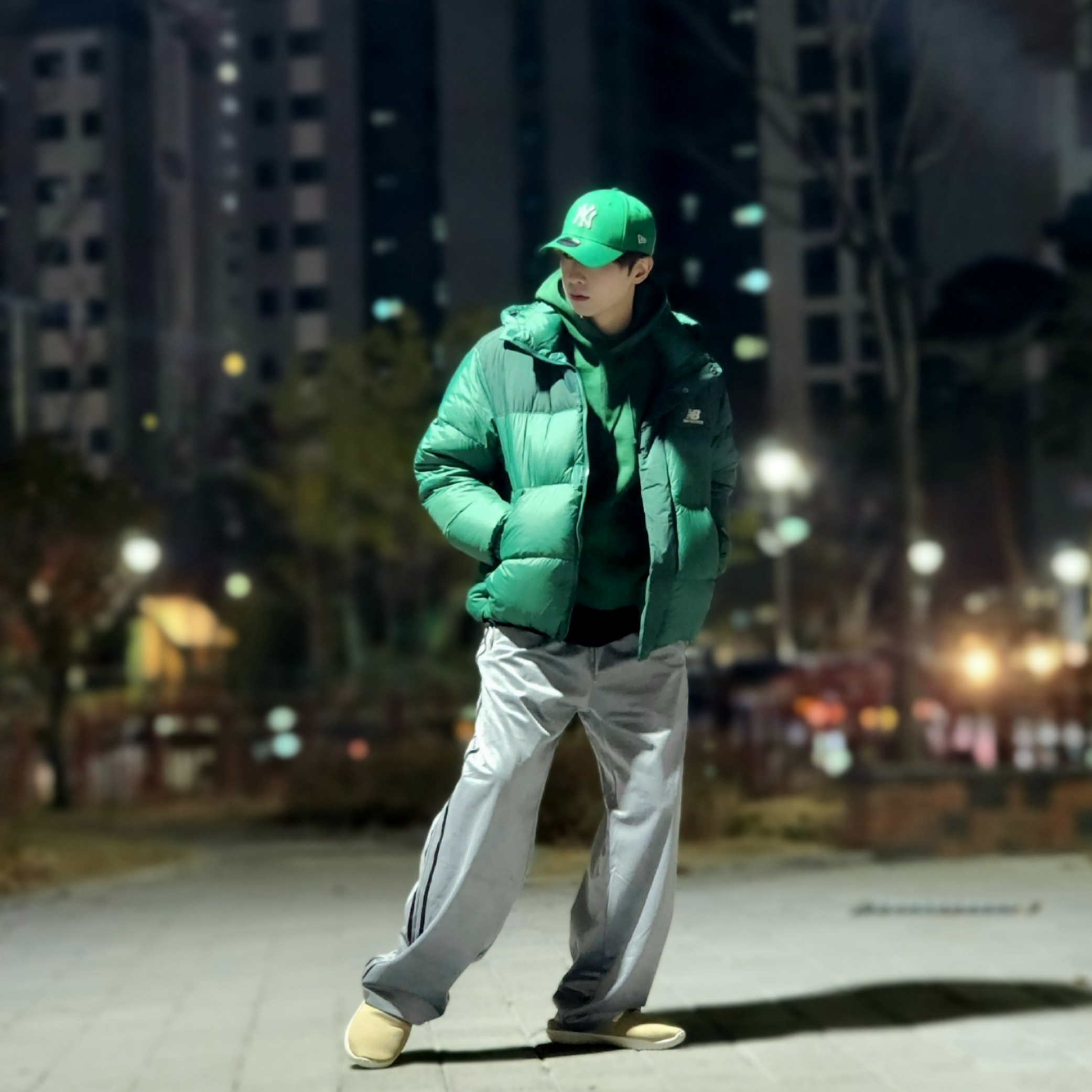 Nike Burrow Khaki Rattan, Nike NSW Club Fleece Pullover Hoodie Gorge Green - US/EU 착용 스타일 - 4