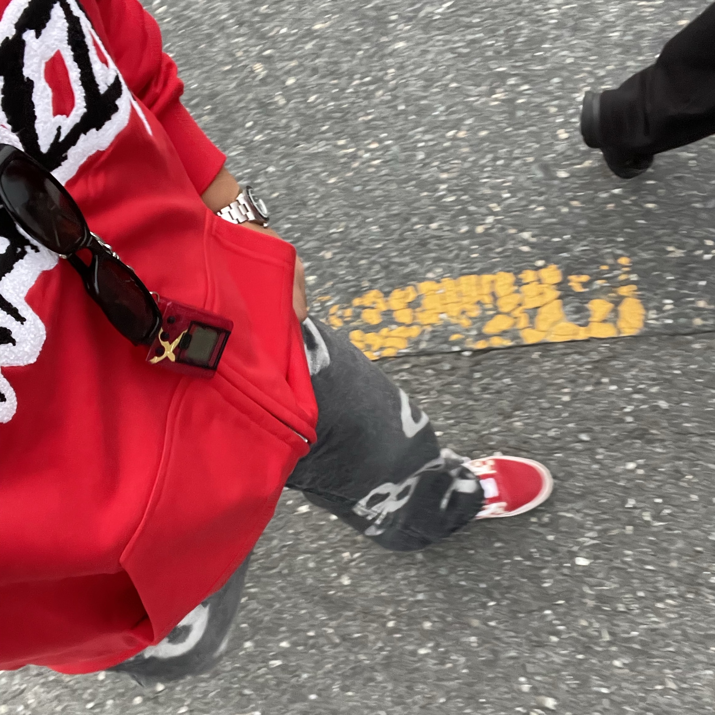 Kakazzy Full Zip Hoodie Chainsaw Man Red, Tudor Black Bay 58 MT5402 Steel Bracelet Blue 착용 스타일 - 1