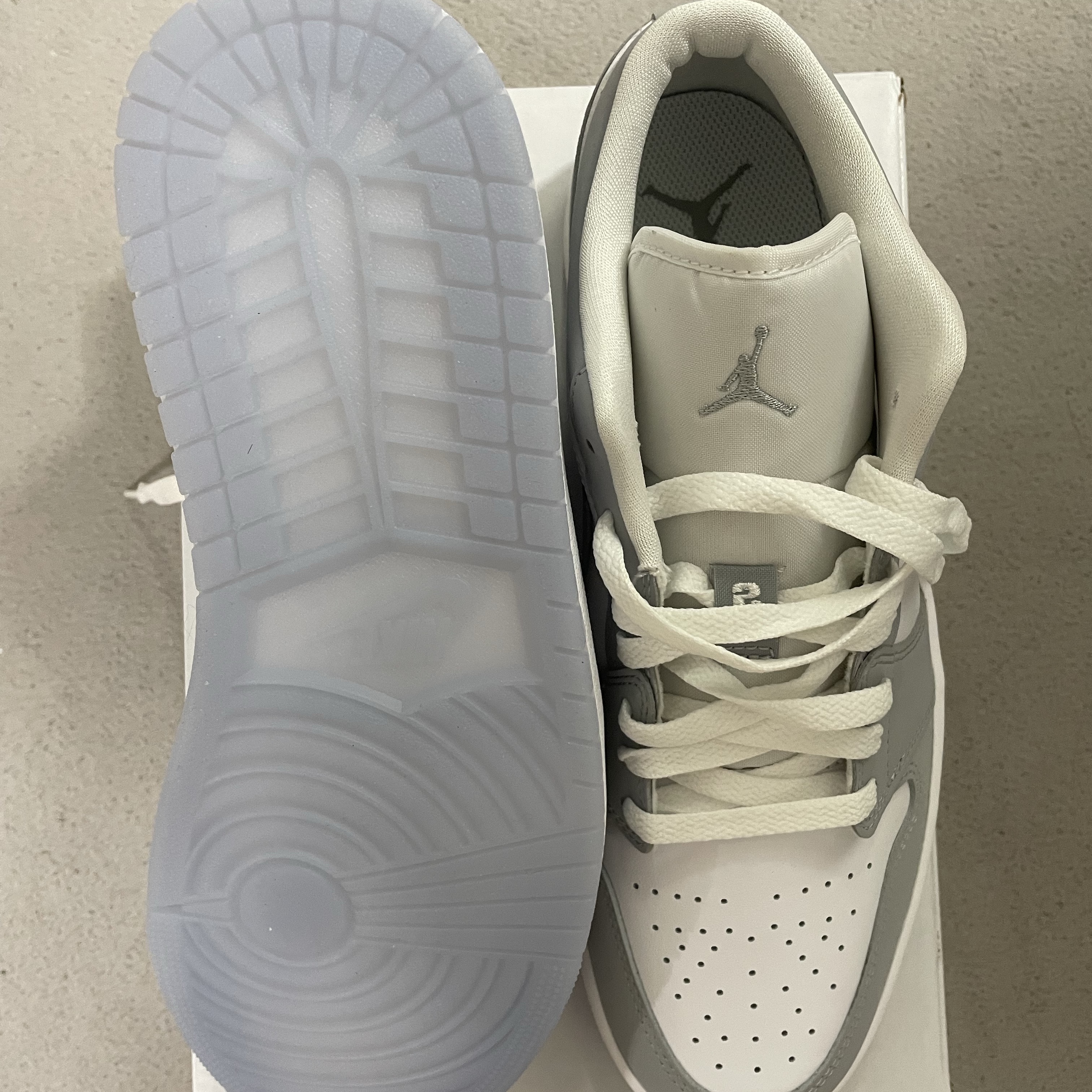 (W) Jordan 1 Low White Wolf Grey 착용 스타일 - 3
