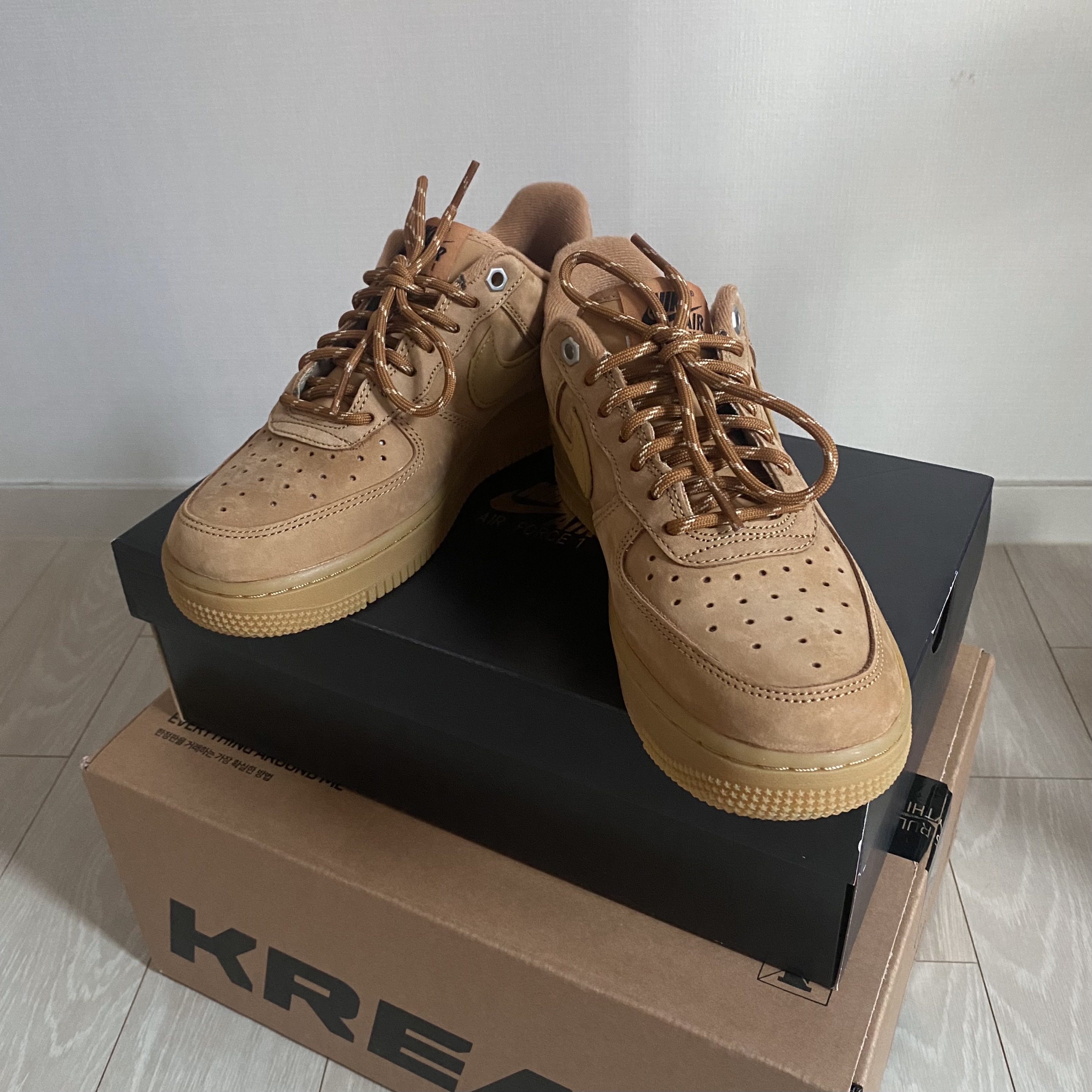 Nike Air Force 1 '07 WB Flax 착용 스타일 - 2