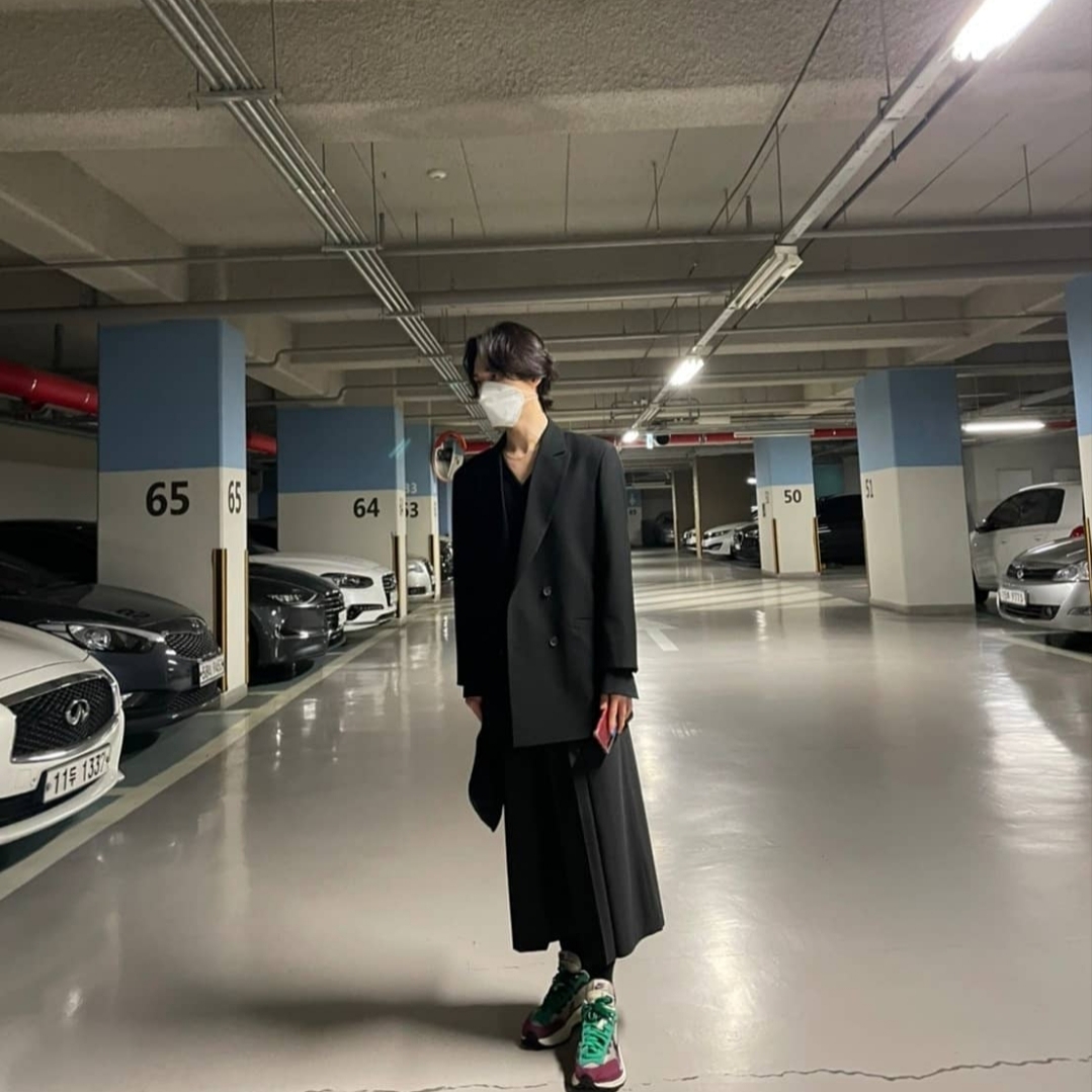 Nike x Sacai VaporWaffle String & Black Villain Red 착용 스타일