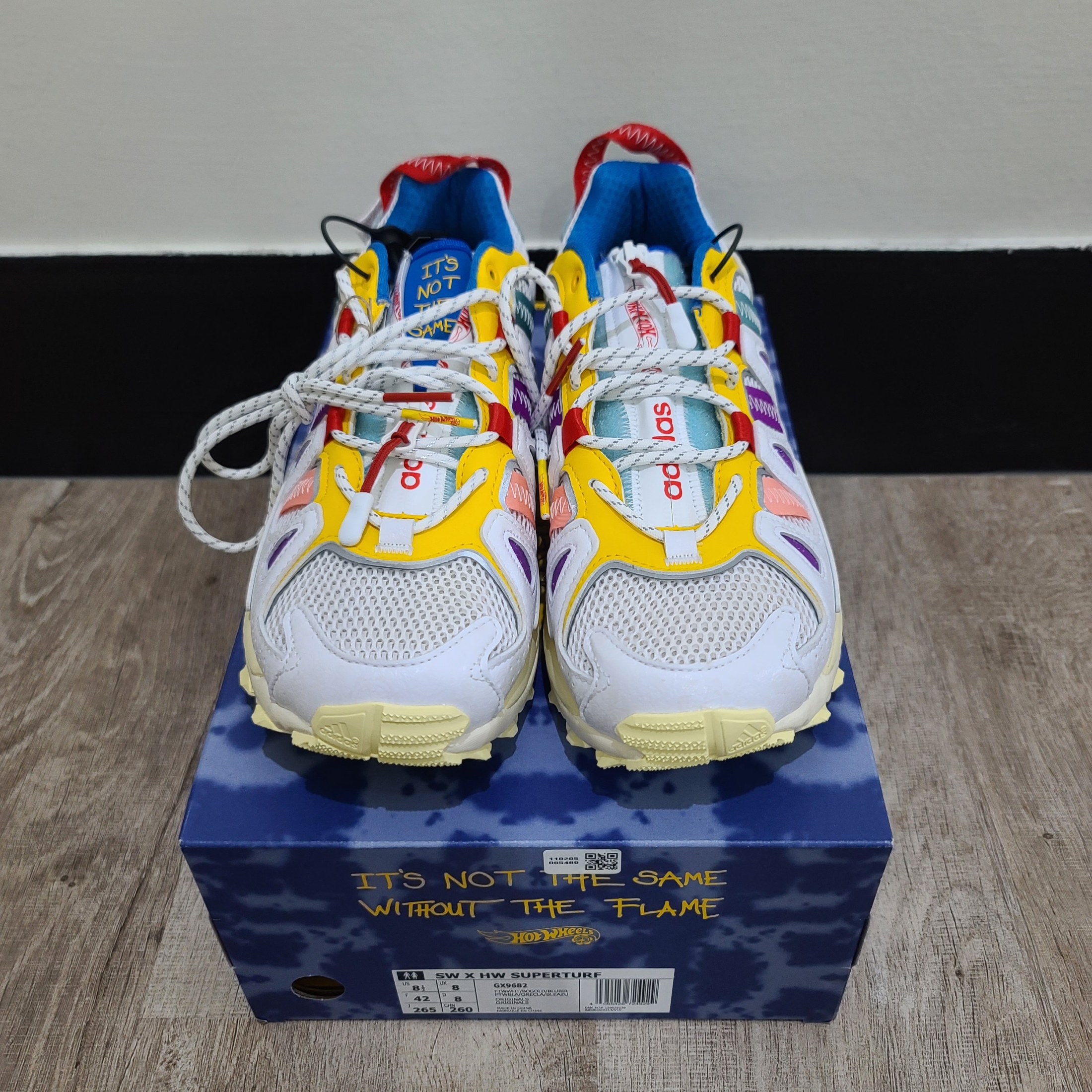 Adidas x Sean Wotherspoon x Hot Wheels Superturf Adventure White Bold Gold 착용 스타일 - 2