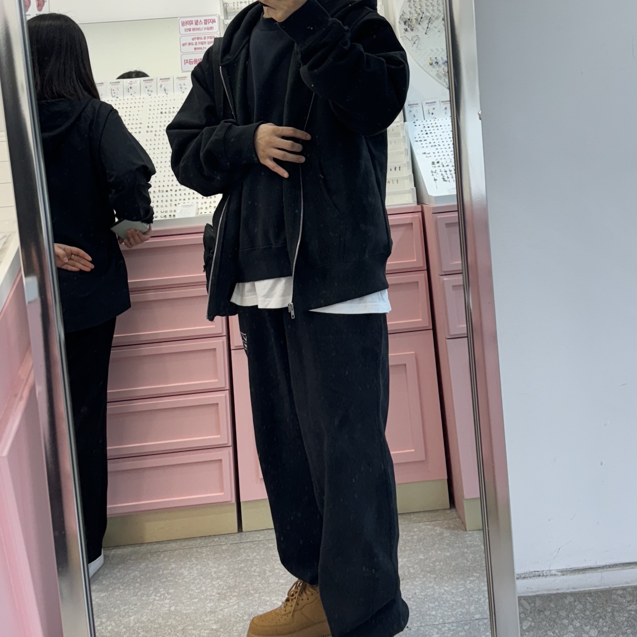 Stussy SS Link Zip Hoodie Black 착용 스타일