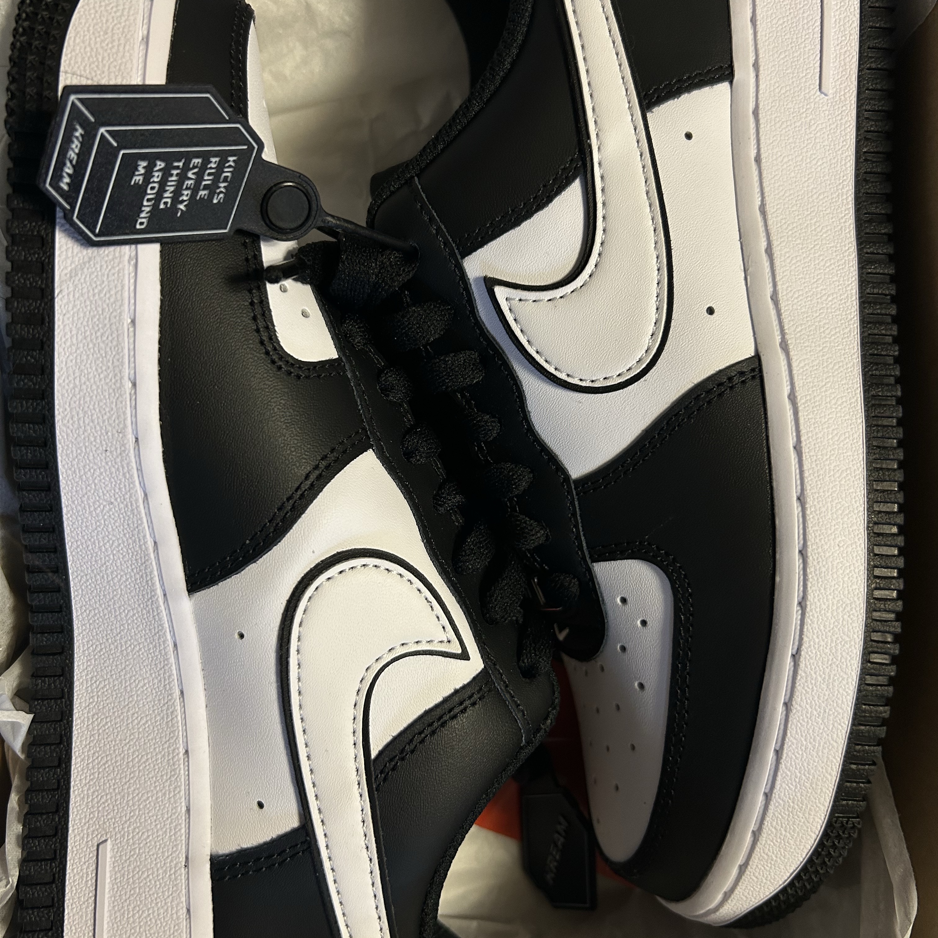Nike Air Force 1 '07 Black White 착용 스타일