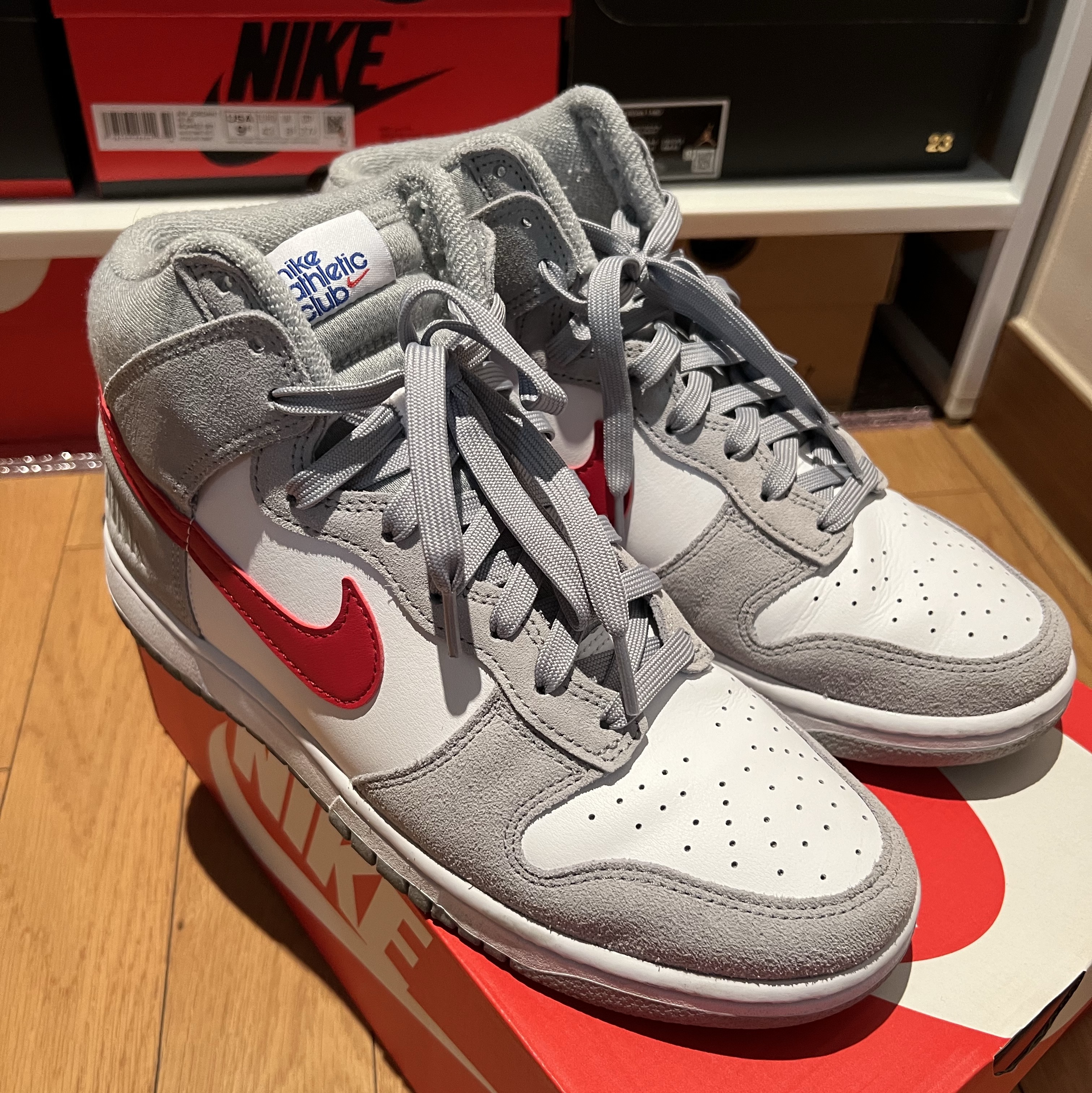 Nike Dunk High Retro SE Athletic Club Light Smoke Grey Gym Red 착용 스타일