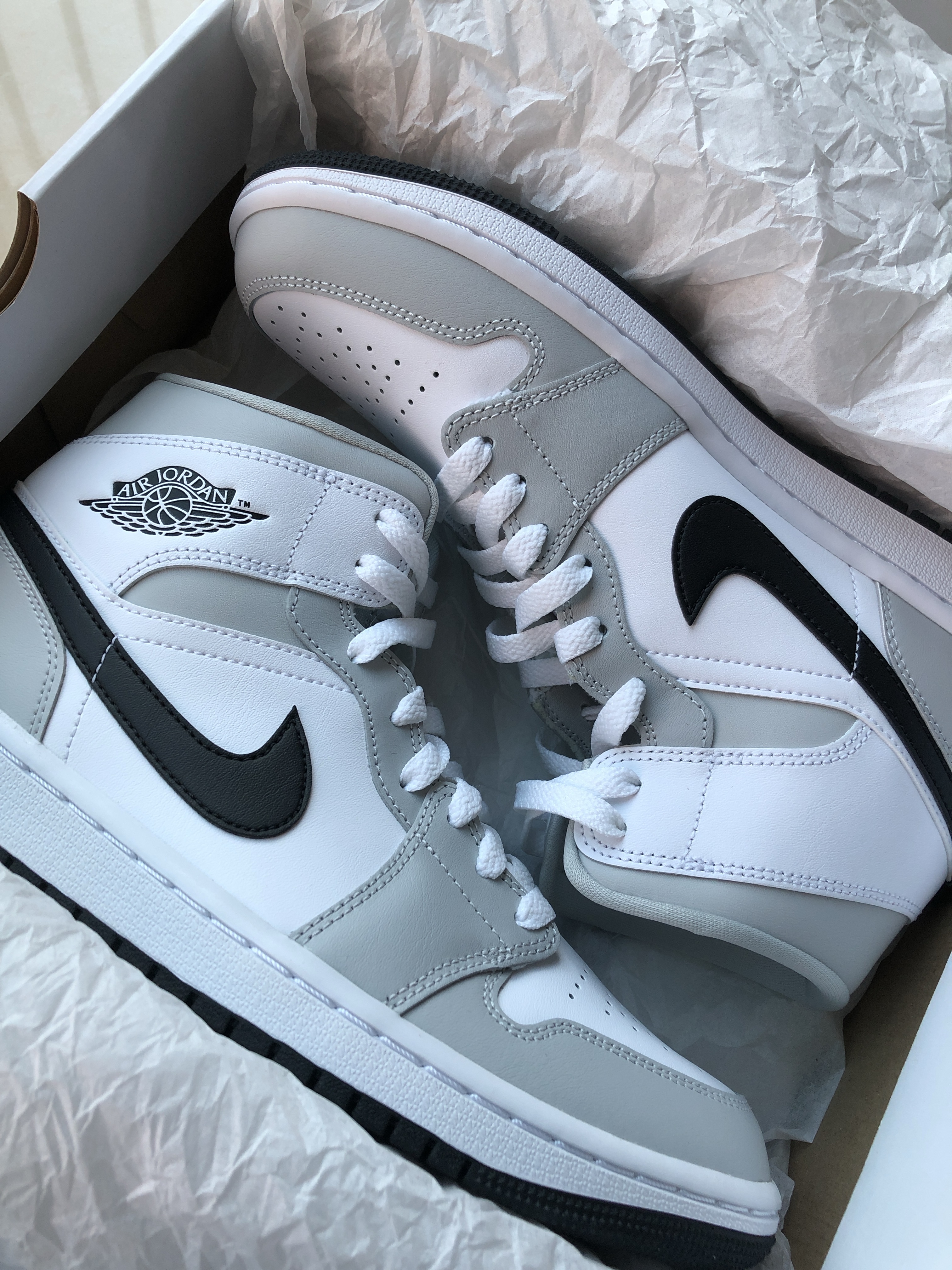 (W) Jordan 1 Mid Grey Fog 착용 스타일