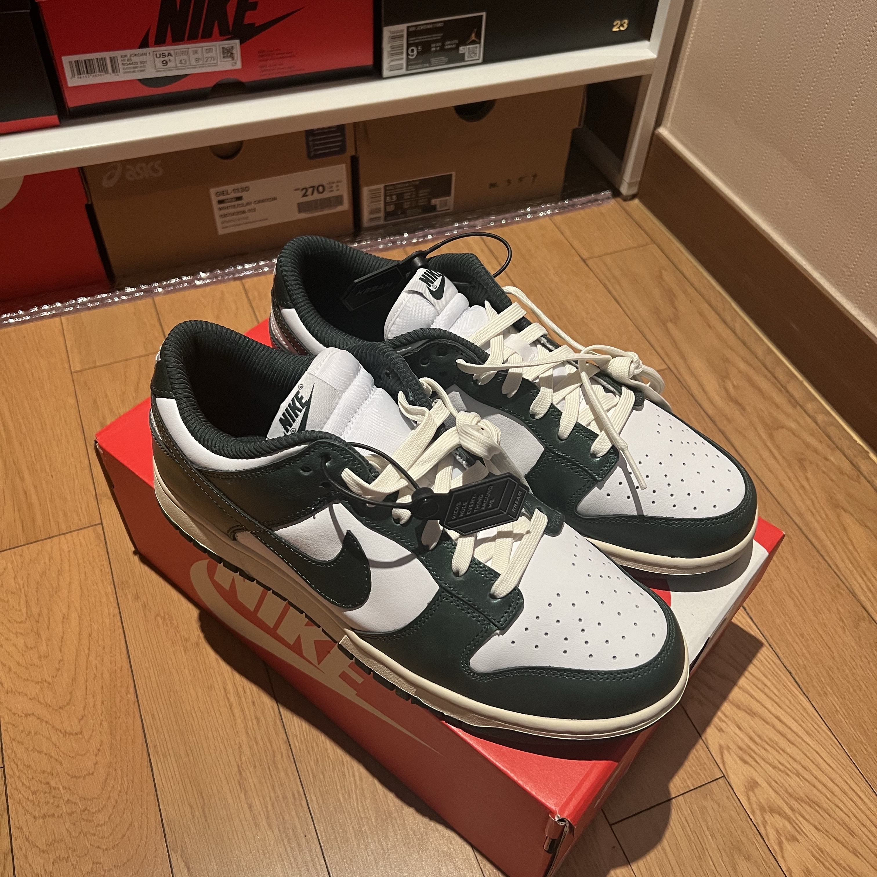 (W) Nike Dunk Low Vintage Green 착용 스타일