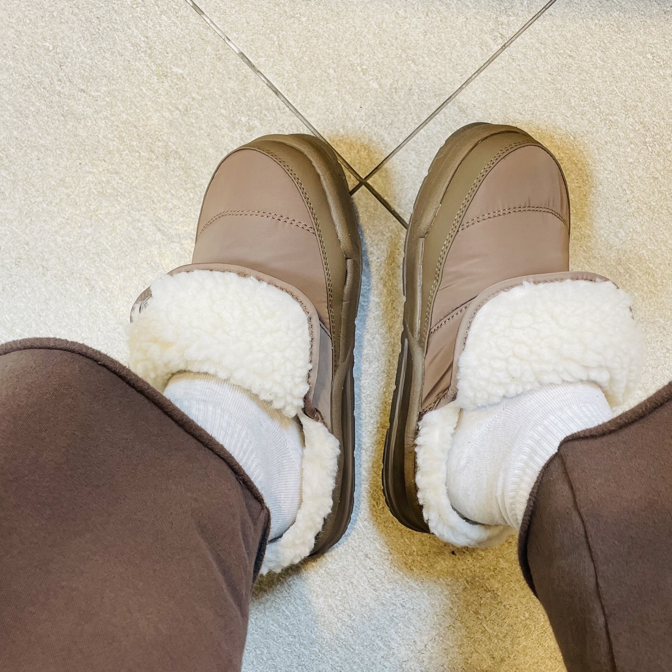 New Balance Puflee v2 Light Brown 착용 스타일 - 2