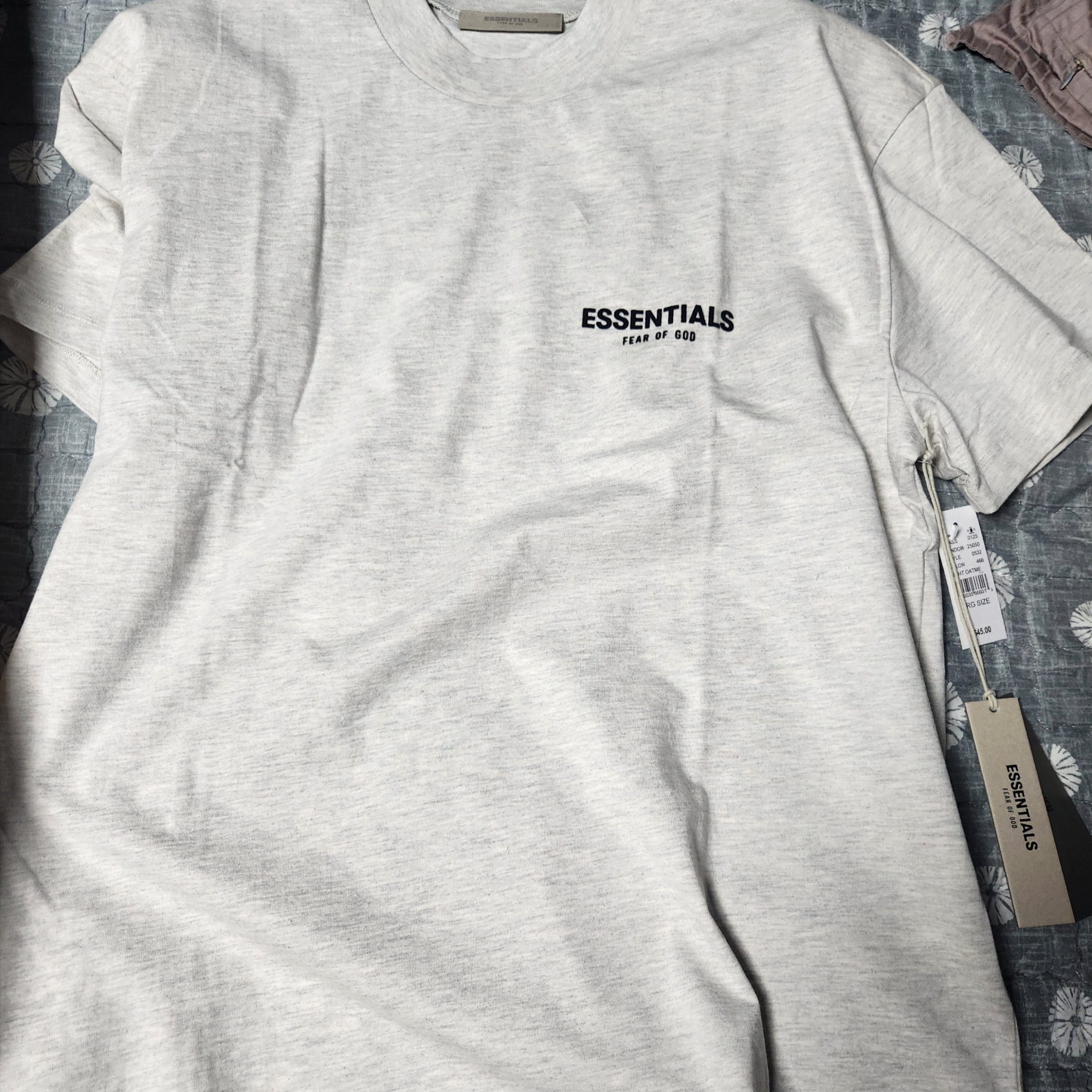 Essentials The Core Collection T-Shirt Light Oatmeal 착용 스타일