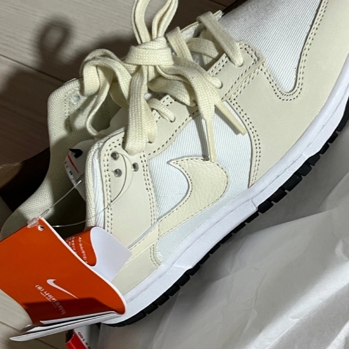 (W) Nike Dunk Low LX White and Coconut Milk 착용 스타일 - 2