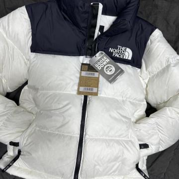 The North Face 1996 Eco Nuptse Jacket White 착용 스타일