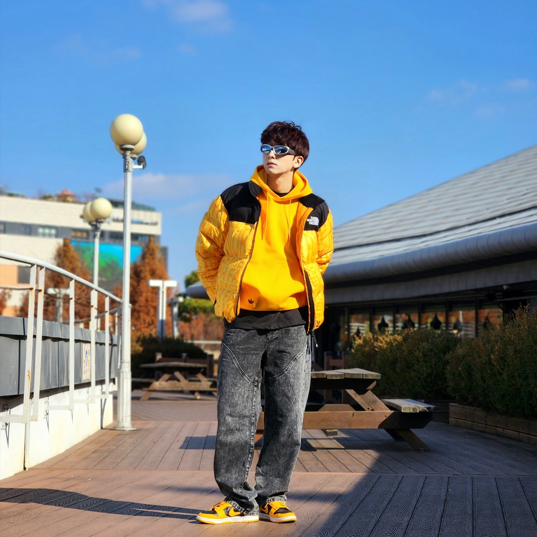 Nike Dunk Low Retro Championship Goldenrod, The North Face White Label Novelty Nuptse Down Jacket P Yellow 착용 스타일 - 9