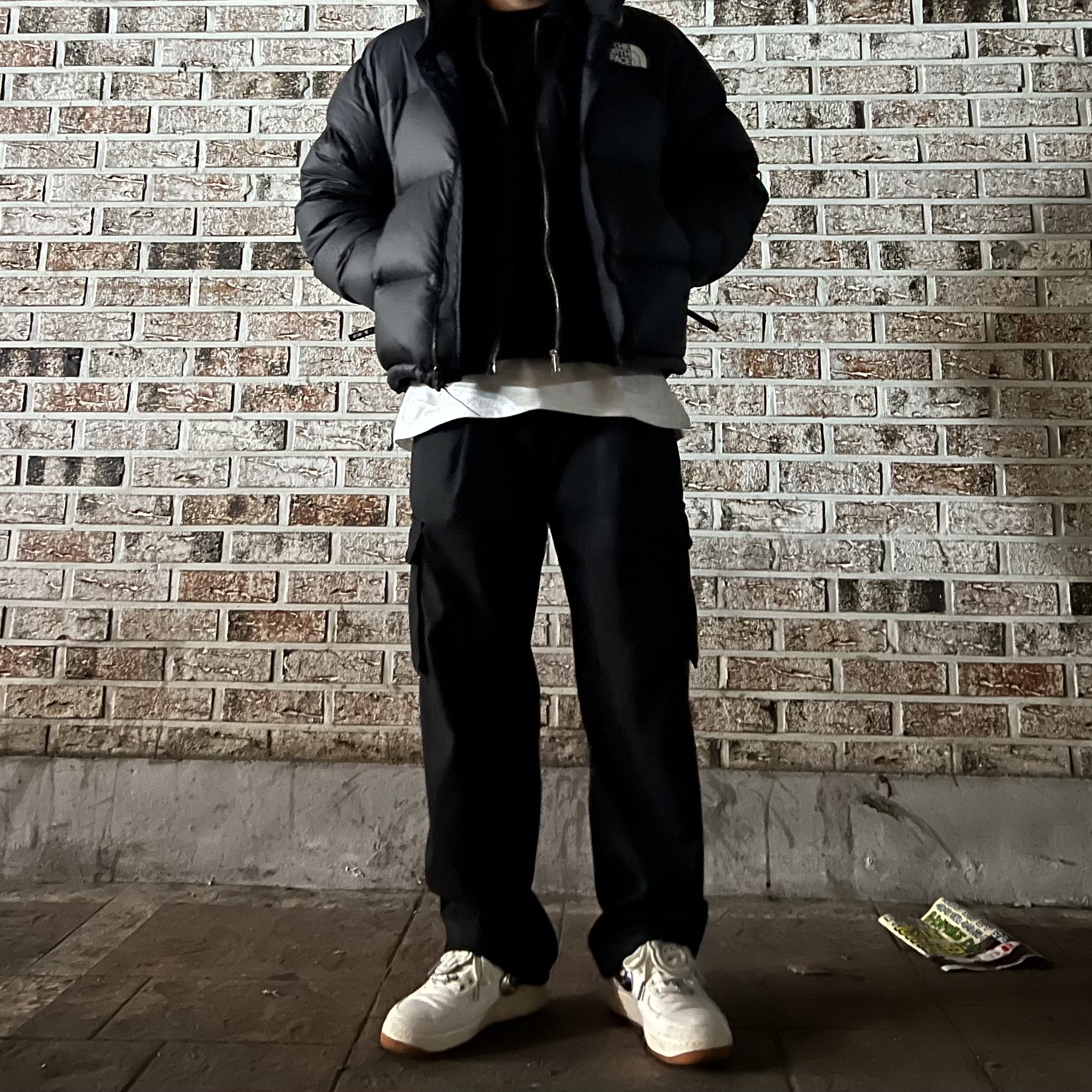 Nike x Travis Scott Air Force 1 Low Sail, The North Face 1996 Eco Nuptse Jacket Black 착용 스타일