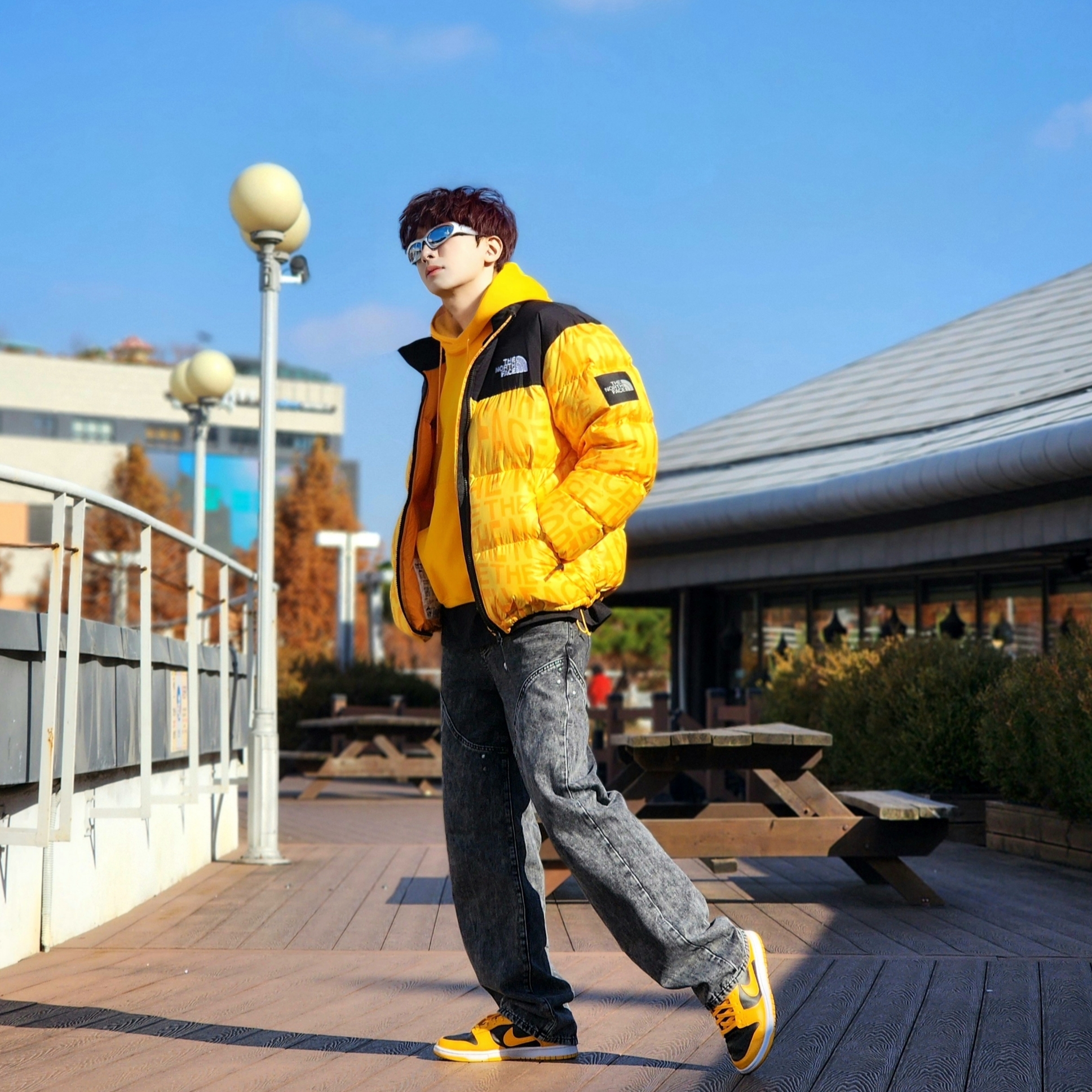 Nike Dunk Low Retro Championship Goldenrod, The North Face White Label Novelty Nuptse Down Jacket P Yellow 착용 스타일 - 6