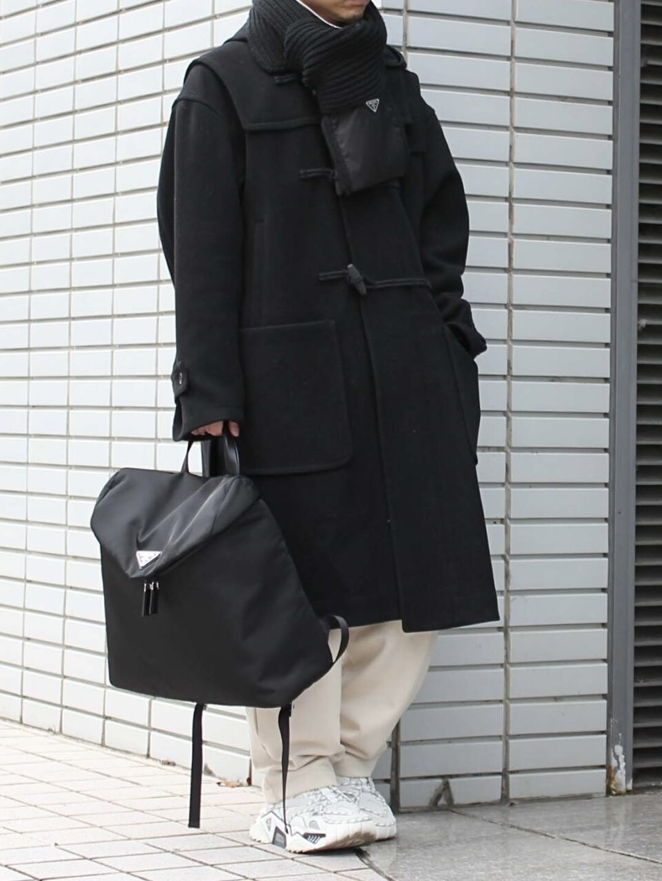 Uniqlo +J Wool OverSized Duffle Coat Navy 착용 스타일