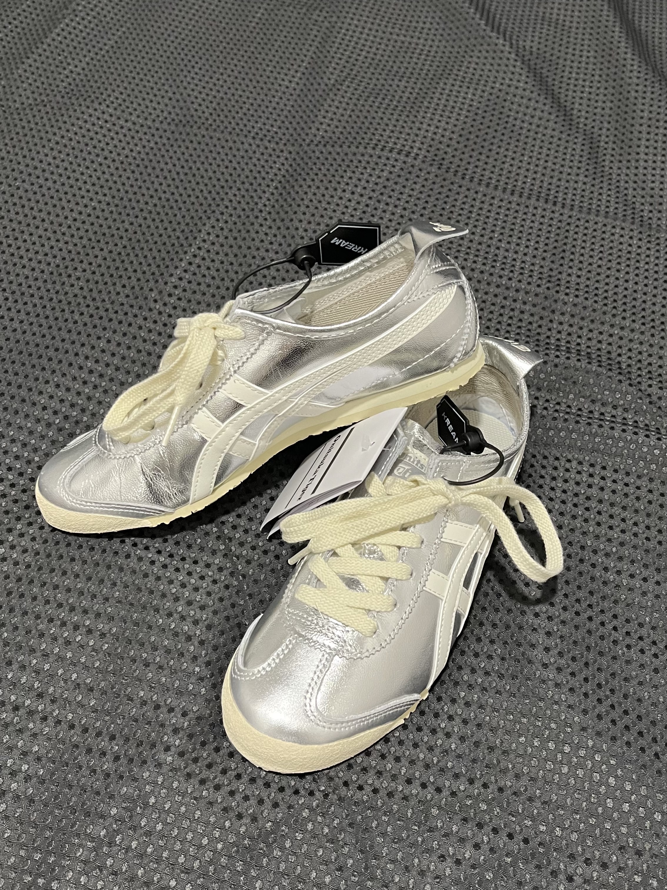 Onitsuka Tiger Mexico 66 White Silver 착용 스타일 - 1