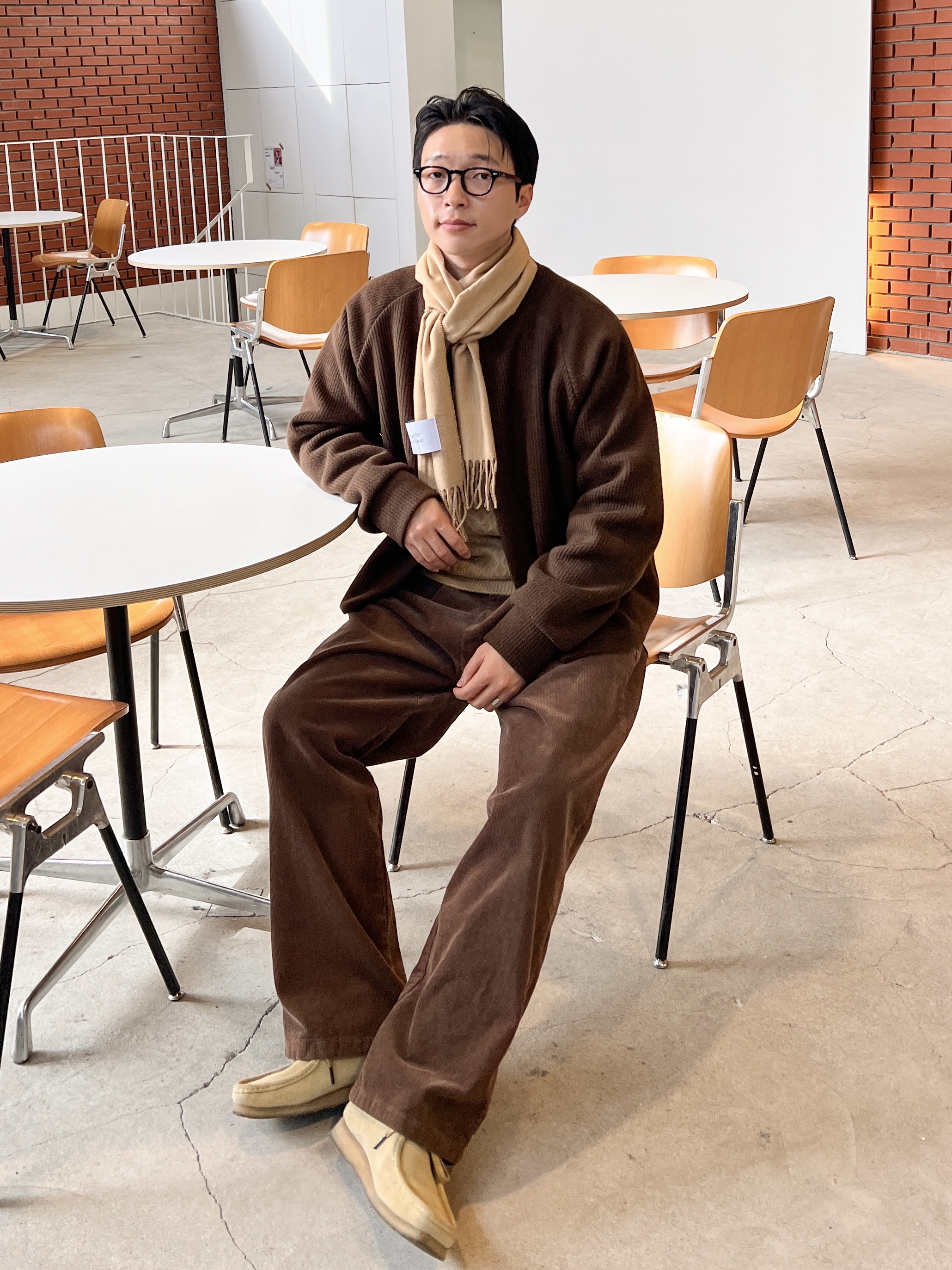 Clarks Wallabee Maple Suede 착용 스타일 - 1