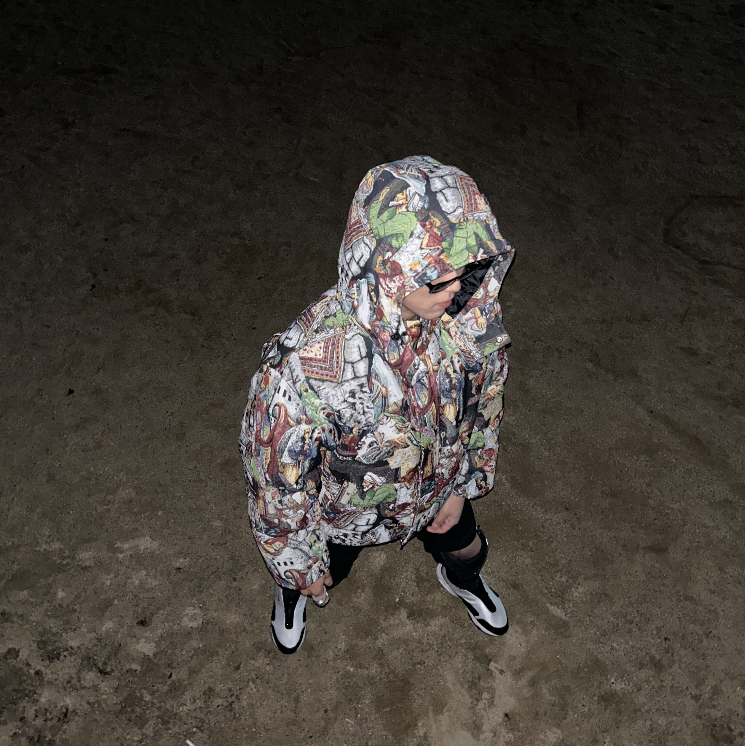 Supreme x Bless Tapestry Down Puffer Jacket Multicolor - 23FW, Nike x Comme des Garcons Homme Plus Air Max Sunder SP White Black 착용 스타일 - 1