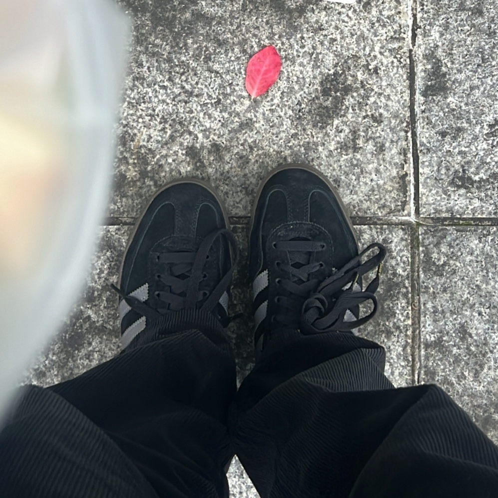 Adidas Spezial Handball Core Black Gum 착용 스타일