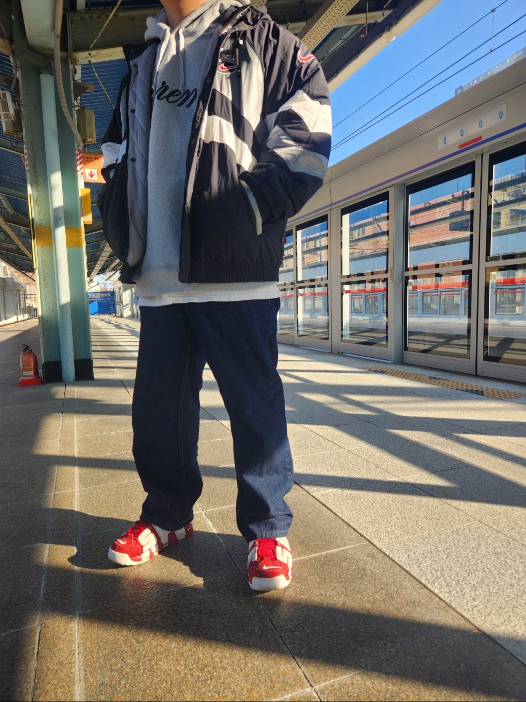 Supreme x Nike Hooded Sport Jacket Silver - 19SS 착용 스타일 - 2