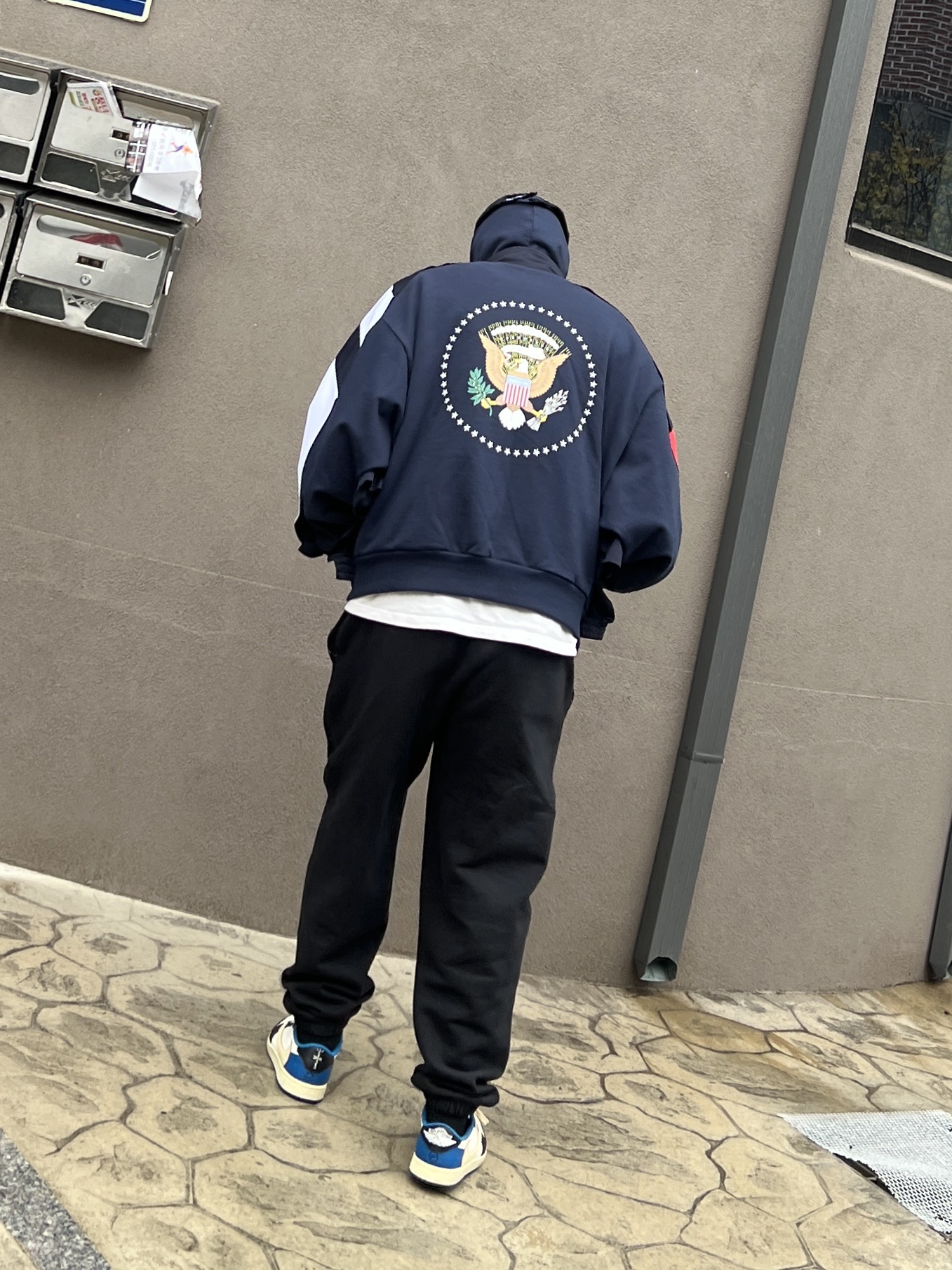 Project G/R Hybrid Hooded Track Jacket Navy, Nike x Stussy NRG Washed Fleece Pants Black (DO5296-010) 착용 스타일 - 3