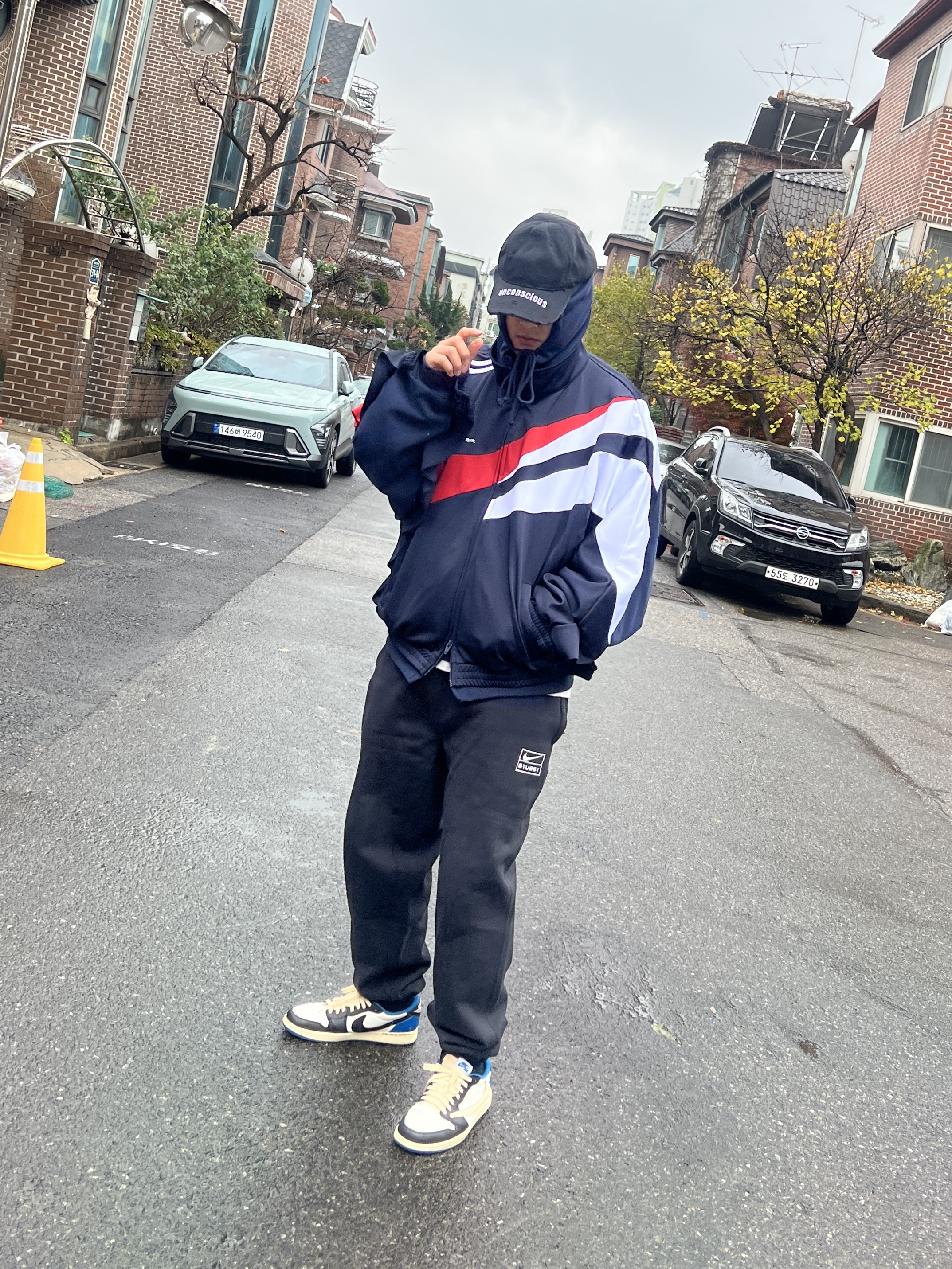 Project G/R Hybrid Hooded Track Jacket Navy, Nike x Stussy NRG Washed Fleece Pants Black (DO5296-010) 착용 스타일 - 5