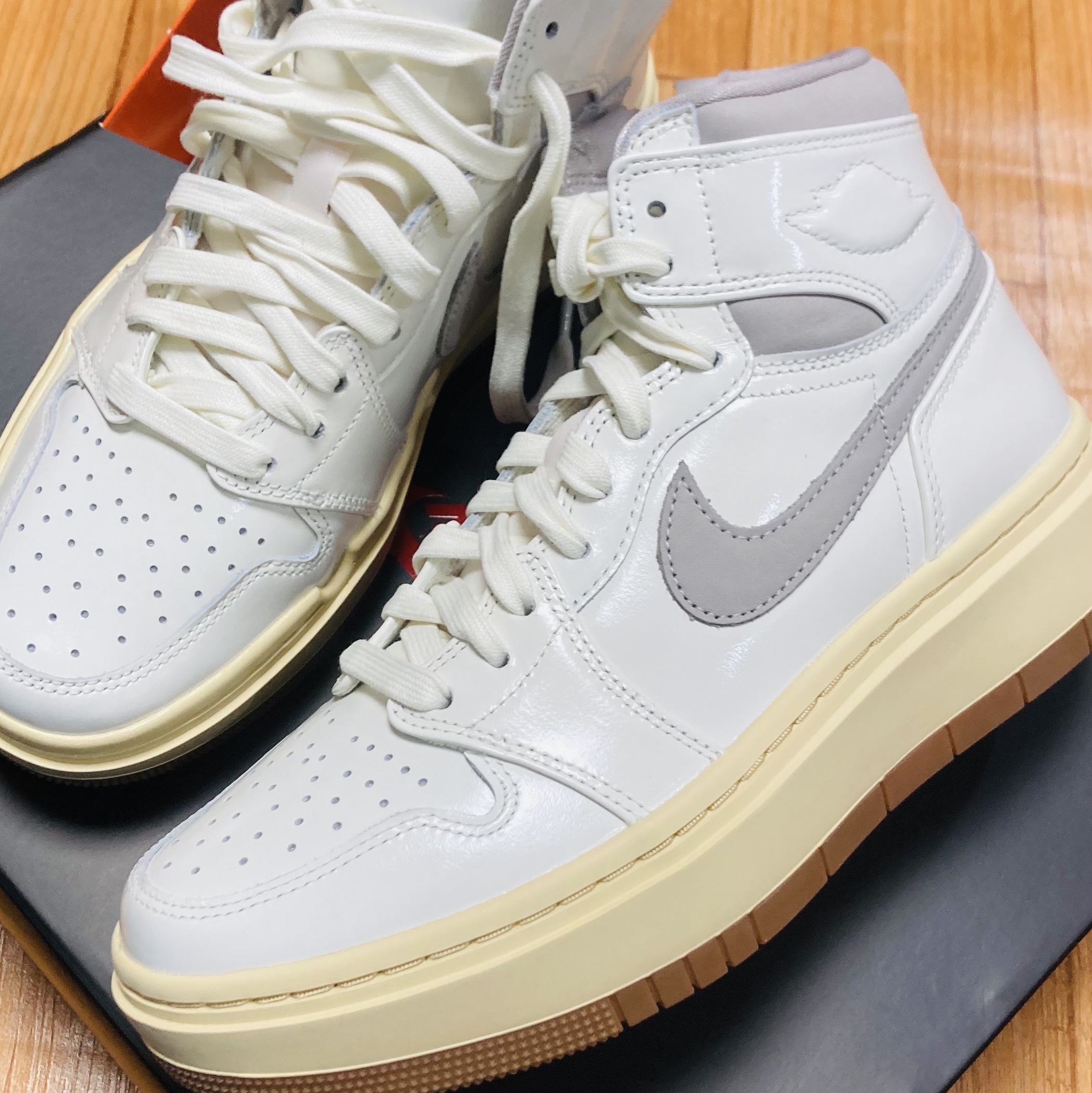 (W) Jordan 1 Elevate High SE Sail Pale Vanilla 착용 스타일 - 8