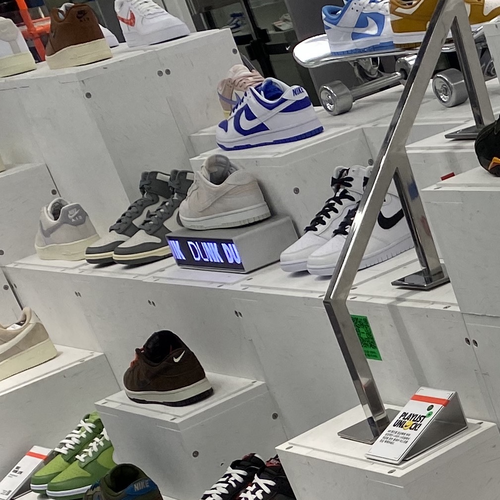 Nike Dunk High Retro Summit White 착용 스타일