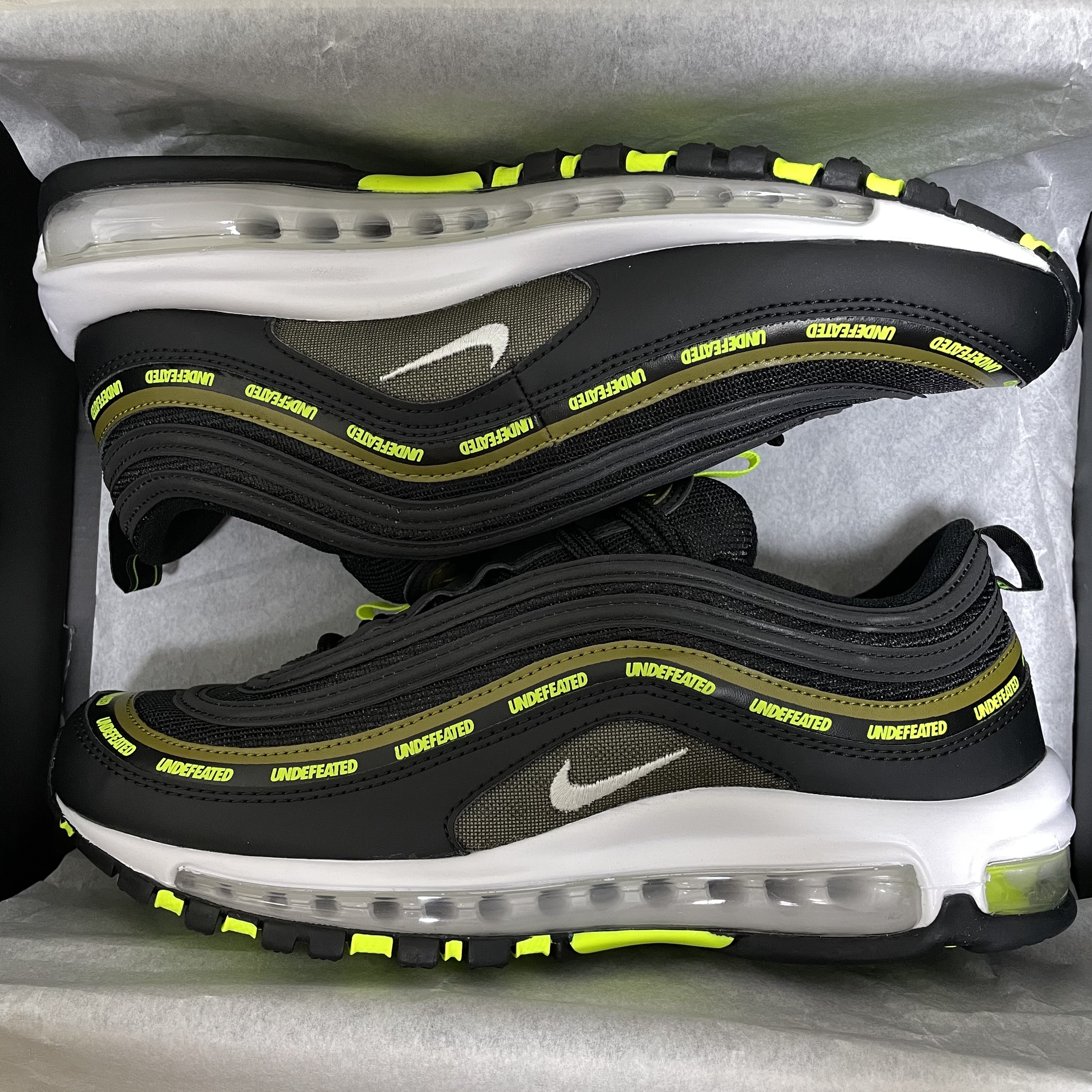 Nike x Undefeated Air Max 97 Black Volt 착용 스타일
