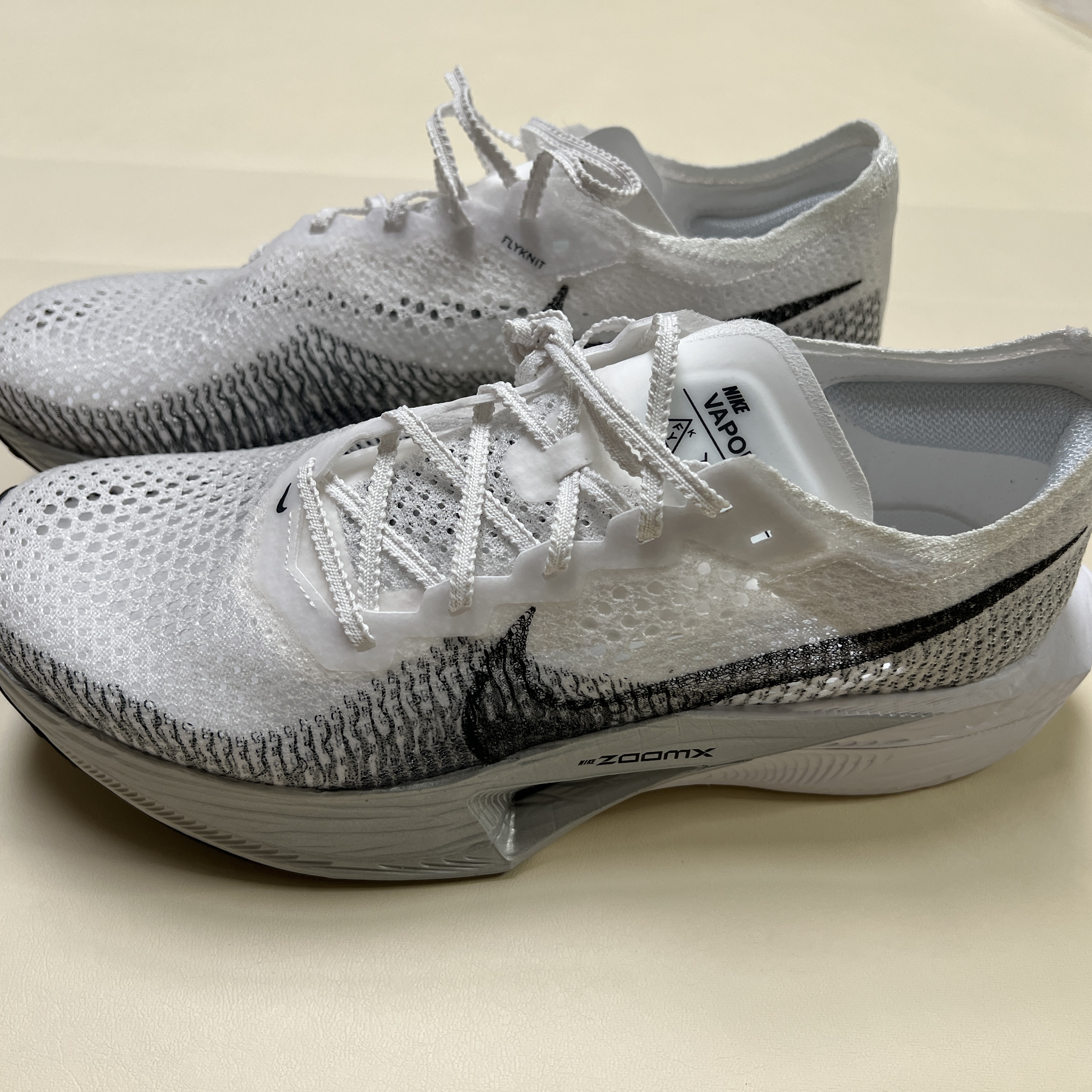 Nike ZoomX Vaporfly Next% 3 White Grey 착용 스타일