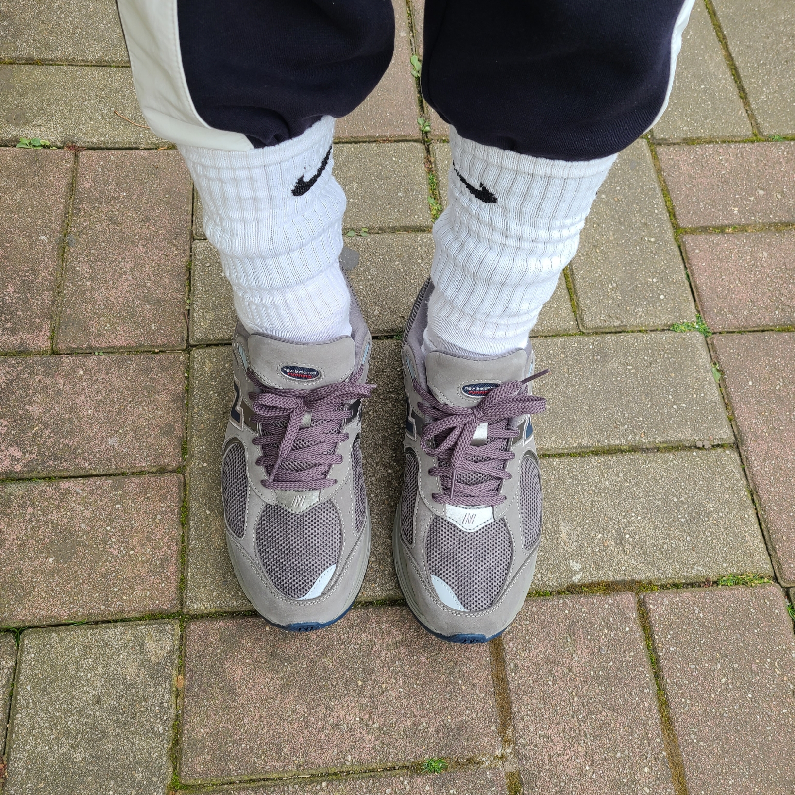 New Balance 2002R Gray 착용 스타일 - 1