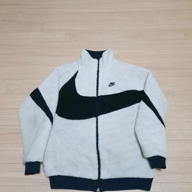 Nike Big Swoosh Full Zip Jacket White Navy 착용 스타일