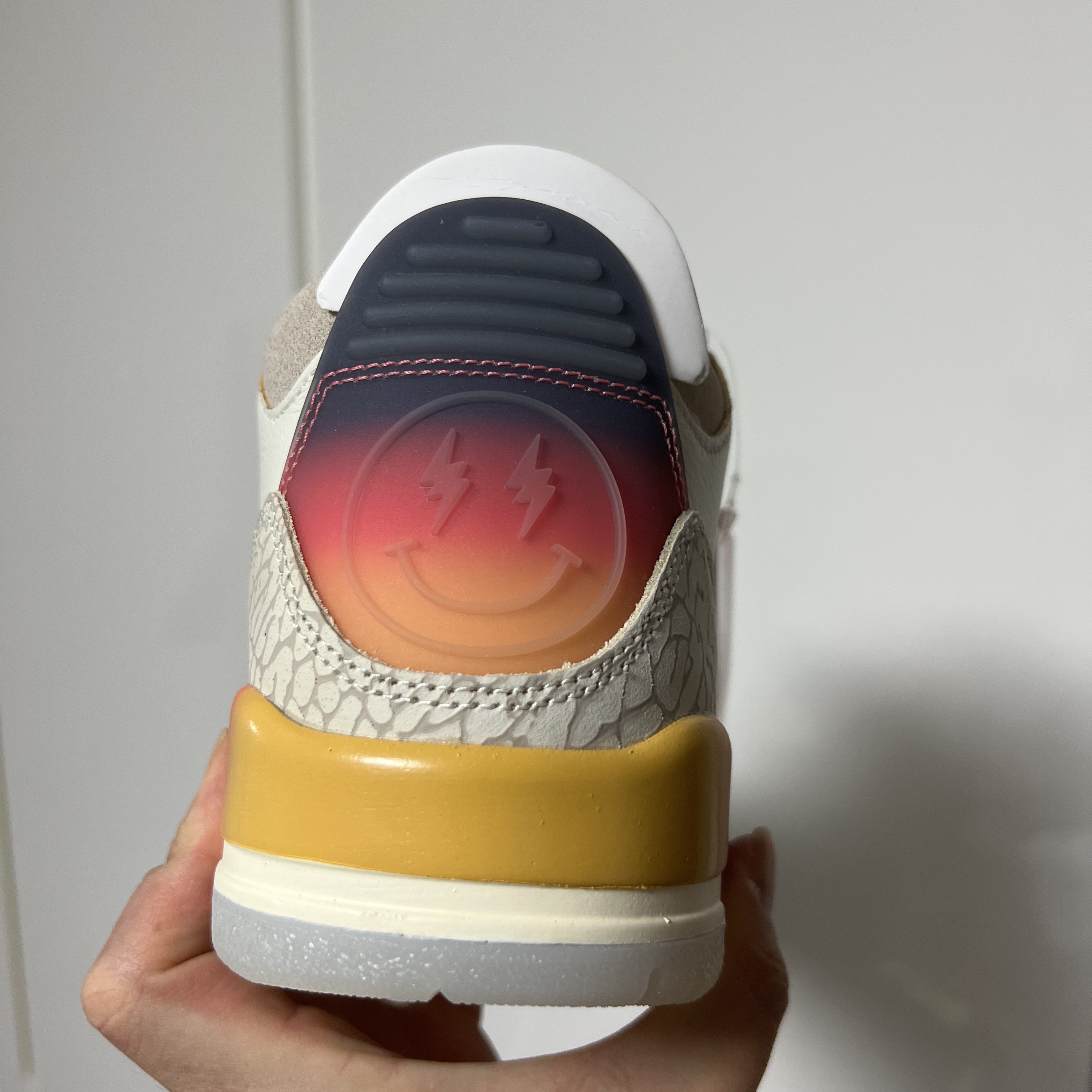 Jordan 3 x J Balvin Retro SP Sunset 착용 스타일 - 2