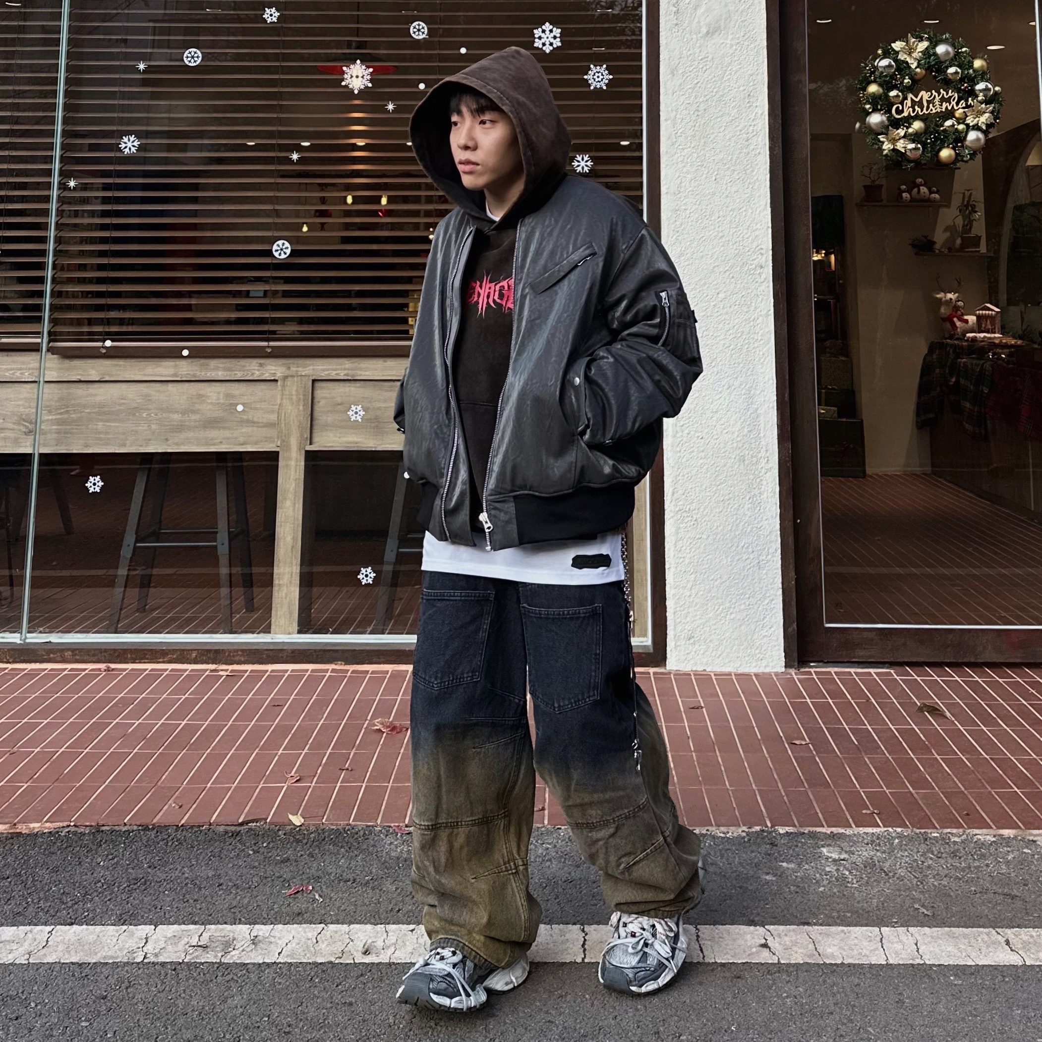 Balenciaga 3XL Sneakers Grey White Red 착용 스타일 - 4