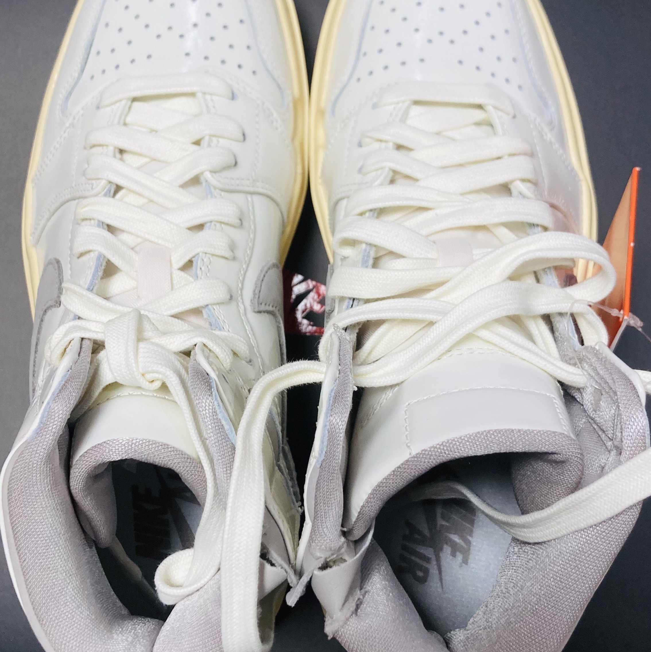 (W) Jordan 1 Elevate High SE Sail Pale Vanilla 착용 스타일 - 3