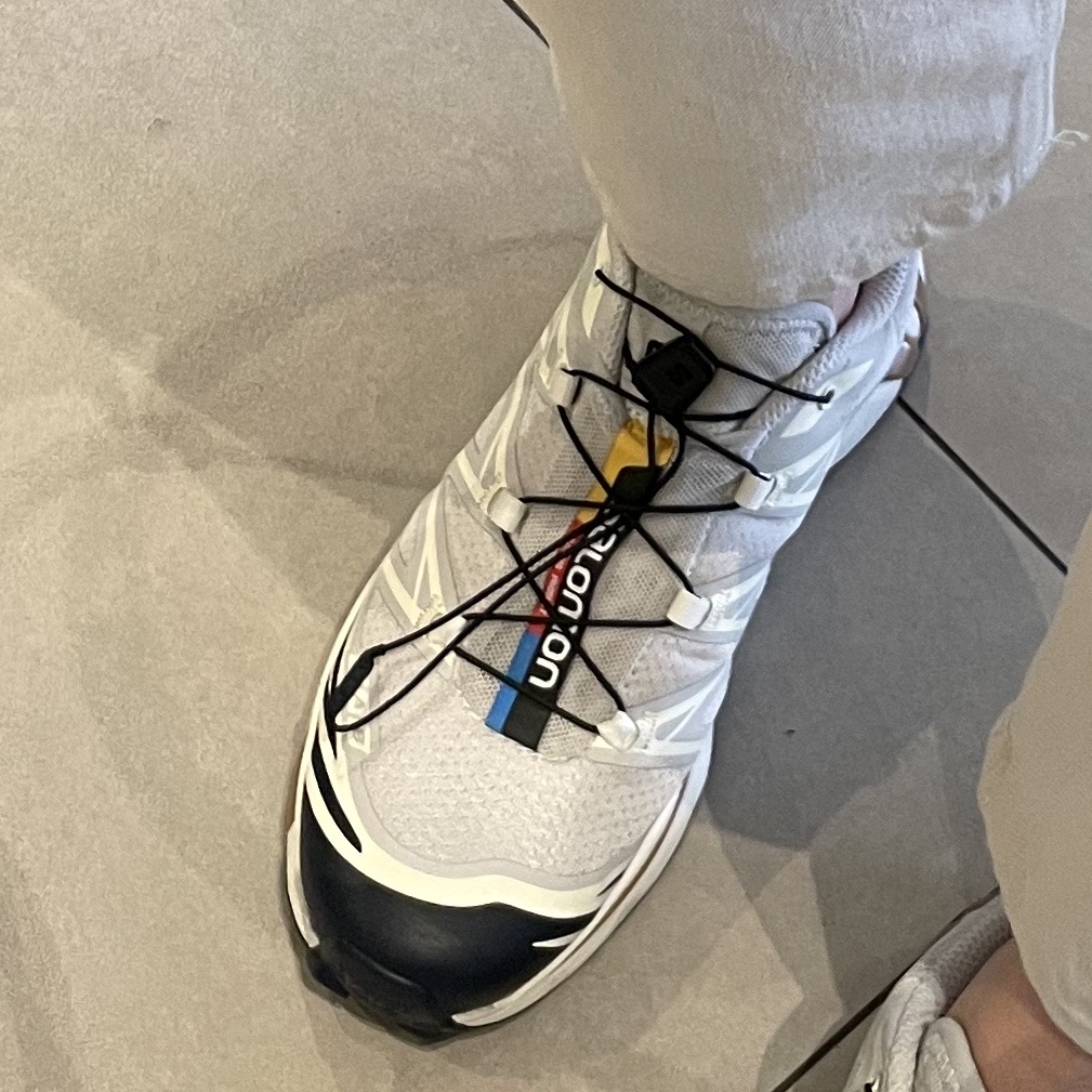 Salomon XT-6 Lunar Rock Dark Sapphire 착용 스타일