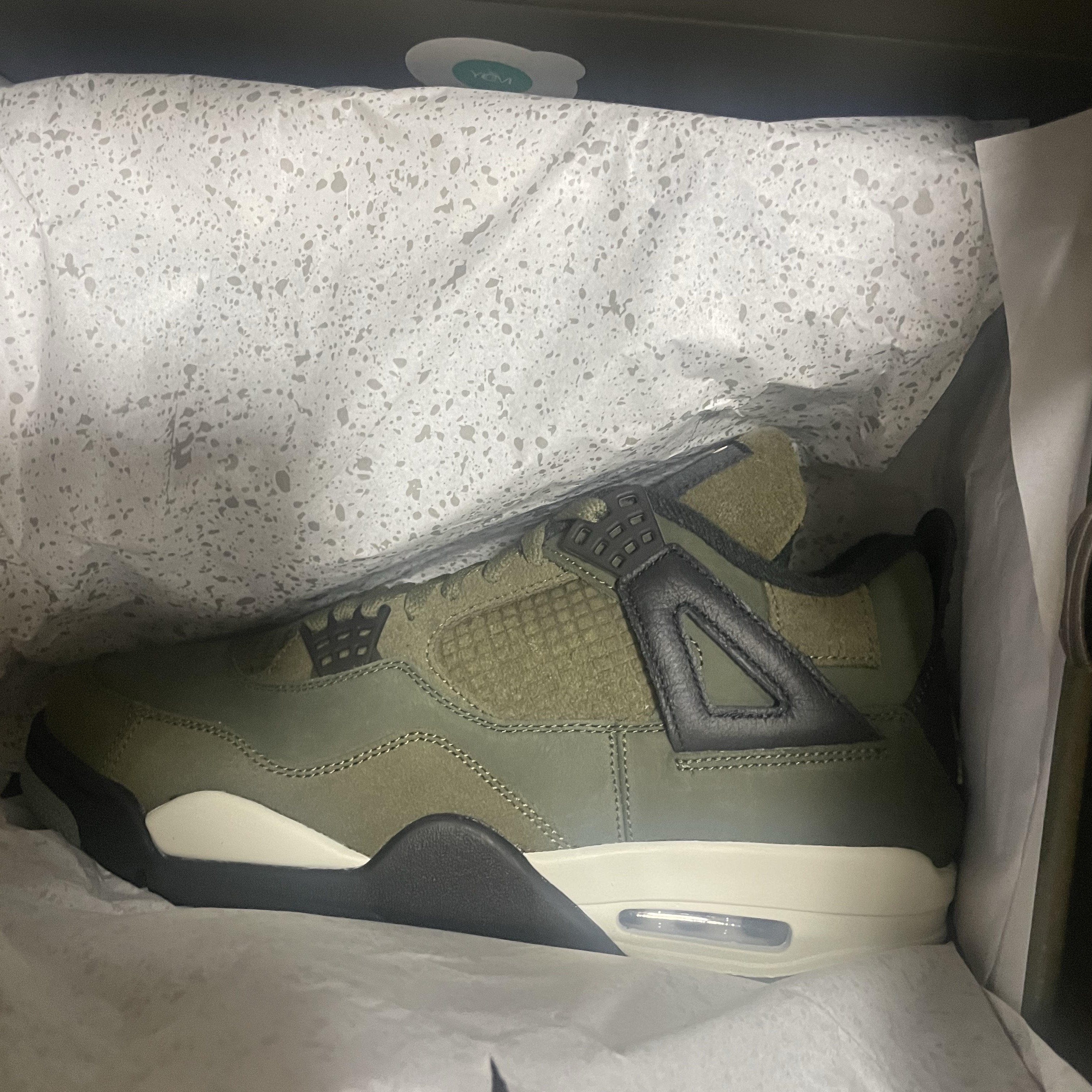 Jordan 4 Retro SE Craft Medium Olive 착용 스타일