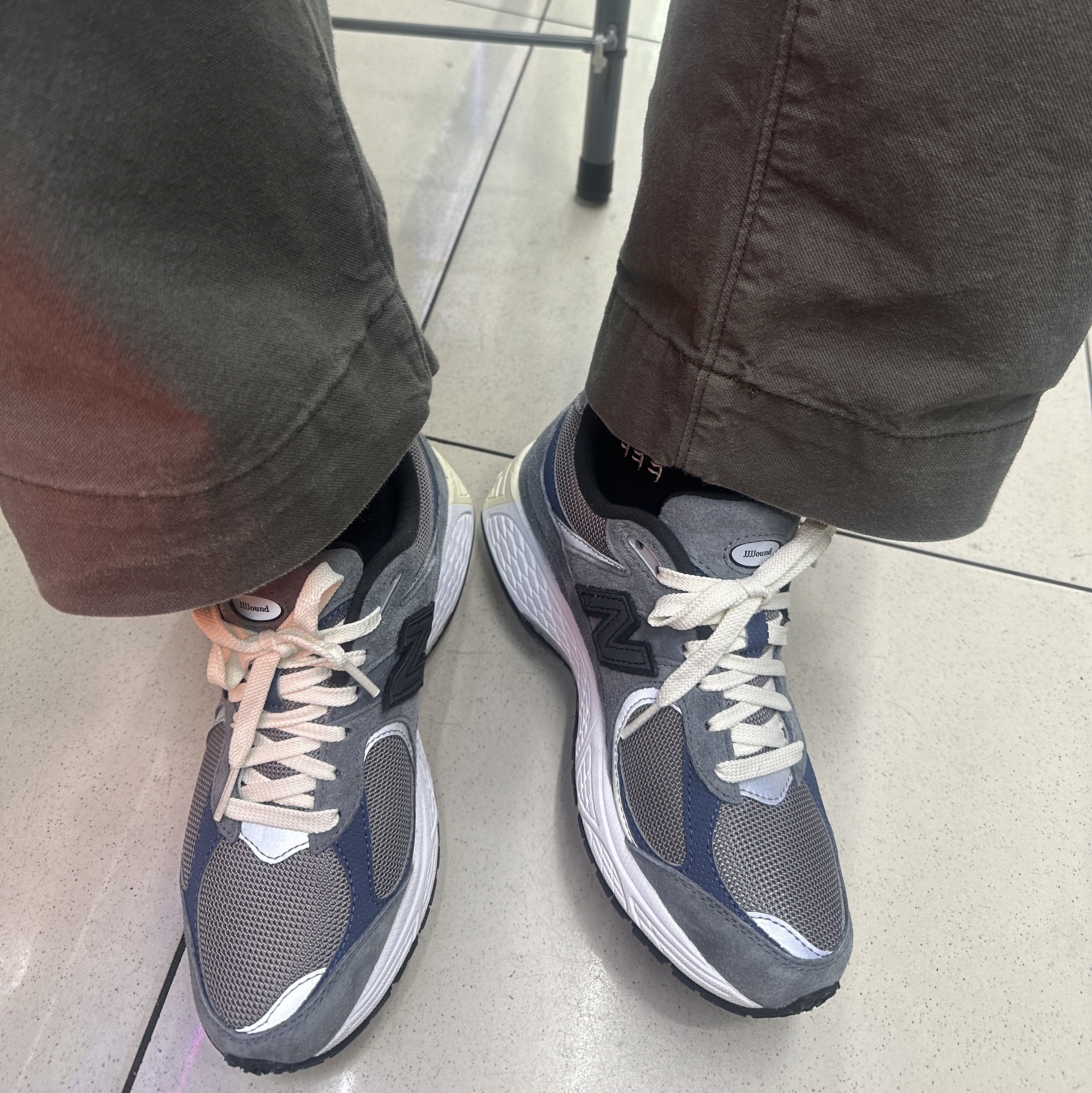 New Balance x JJJJound 2002R Storm Blue 착용 스타일