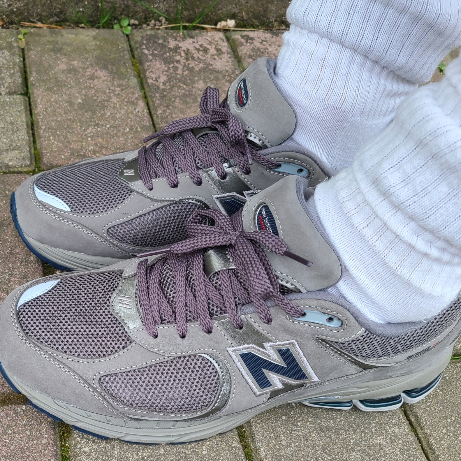 New Balance 2002R Gray 착용 스타일 - 3