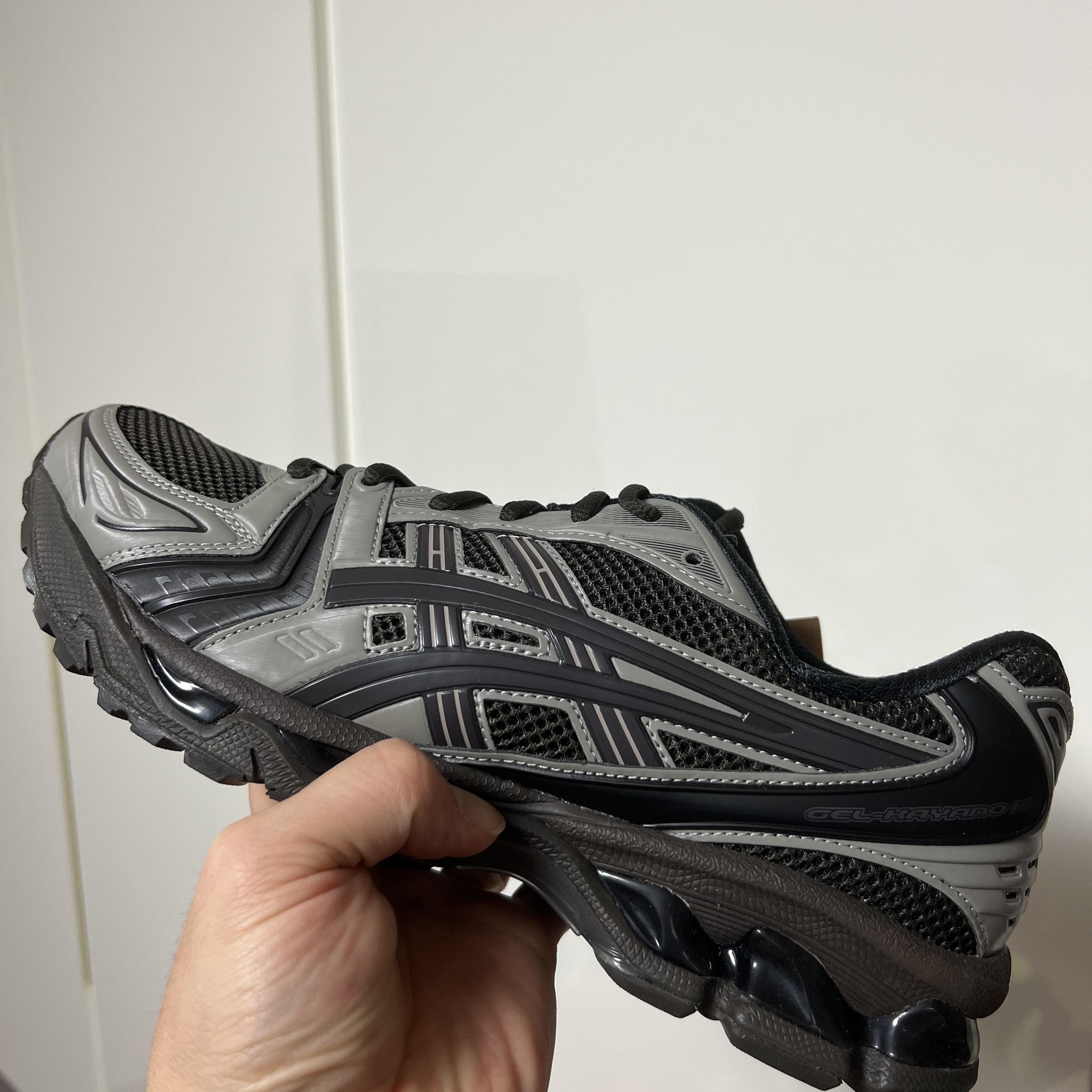 Asics x Atmos x Undermycar Gel-Kayano 14 Pepper Black 착용 스타일