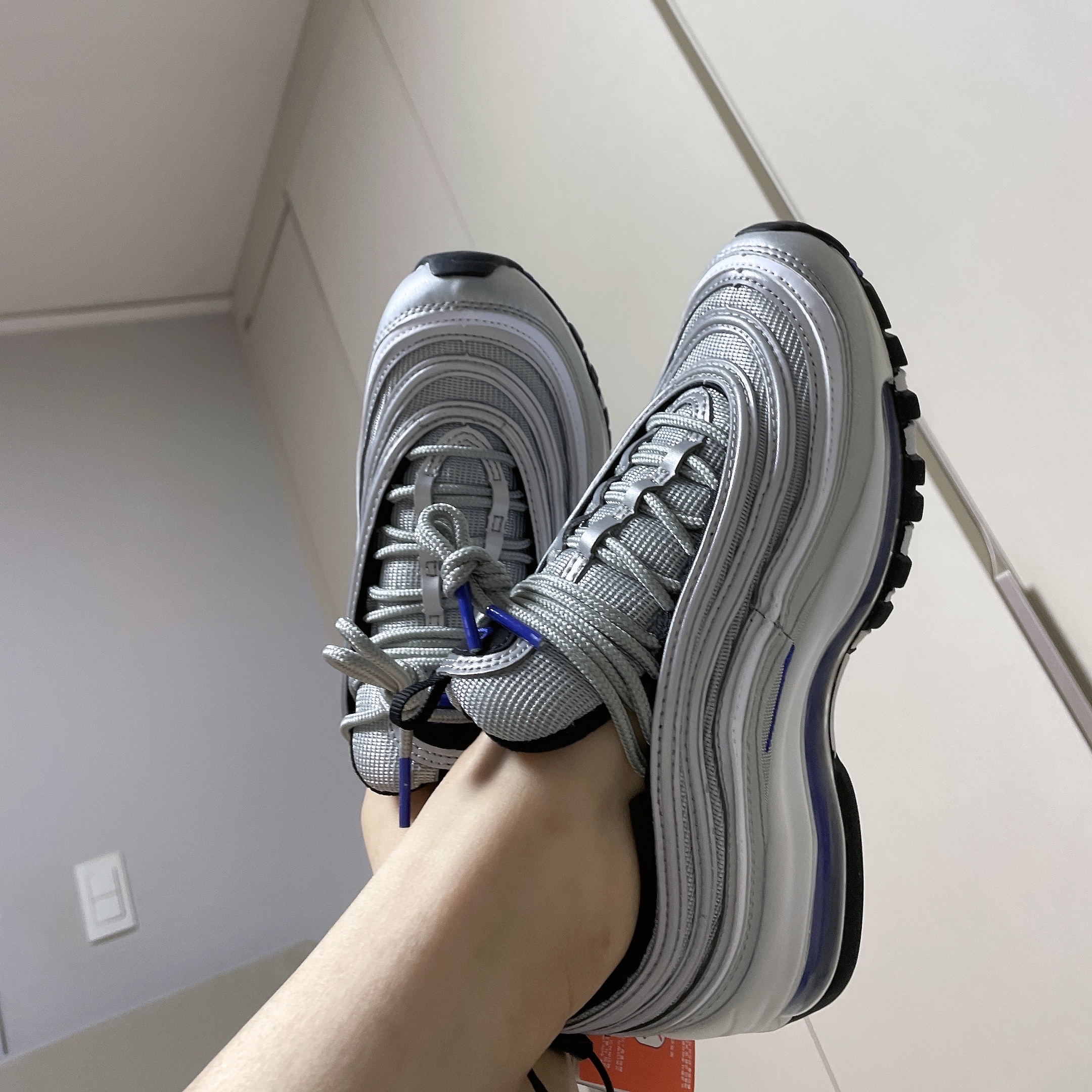 (GS) Nike Air Max 97 Silver Blue 착용 스타일 - 3
