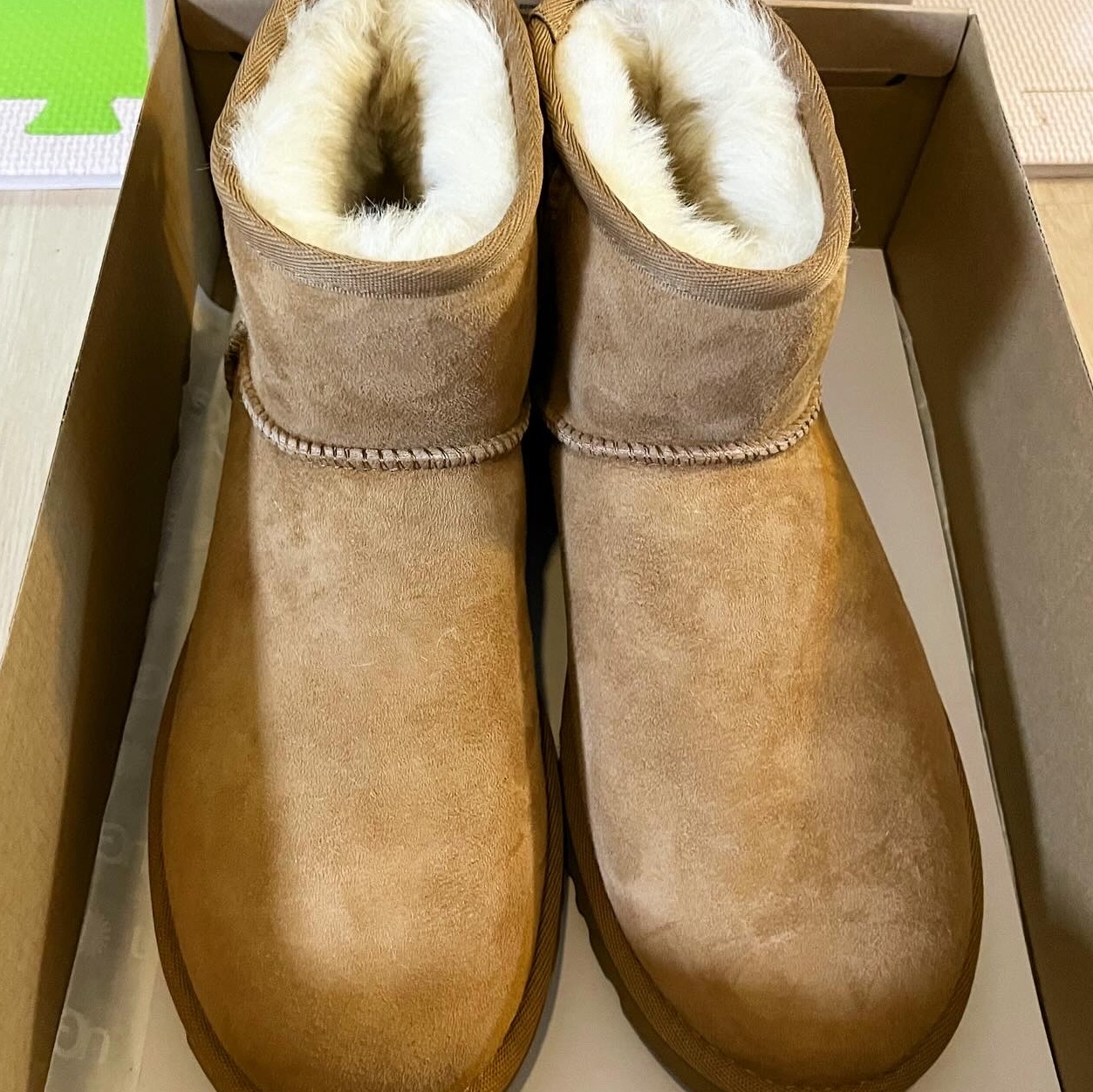 (W) UGG Classic Mini II Boots Chestnut 착용 스타일 - 1