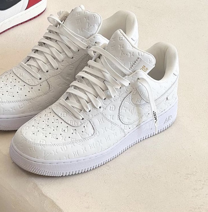 Louis Vuitton x Nike Air Force 1 Low by Virgil Abloh White 착용 스타일