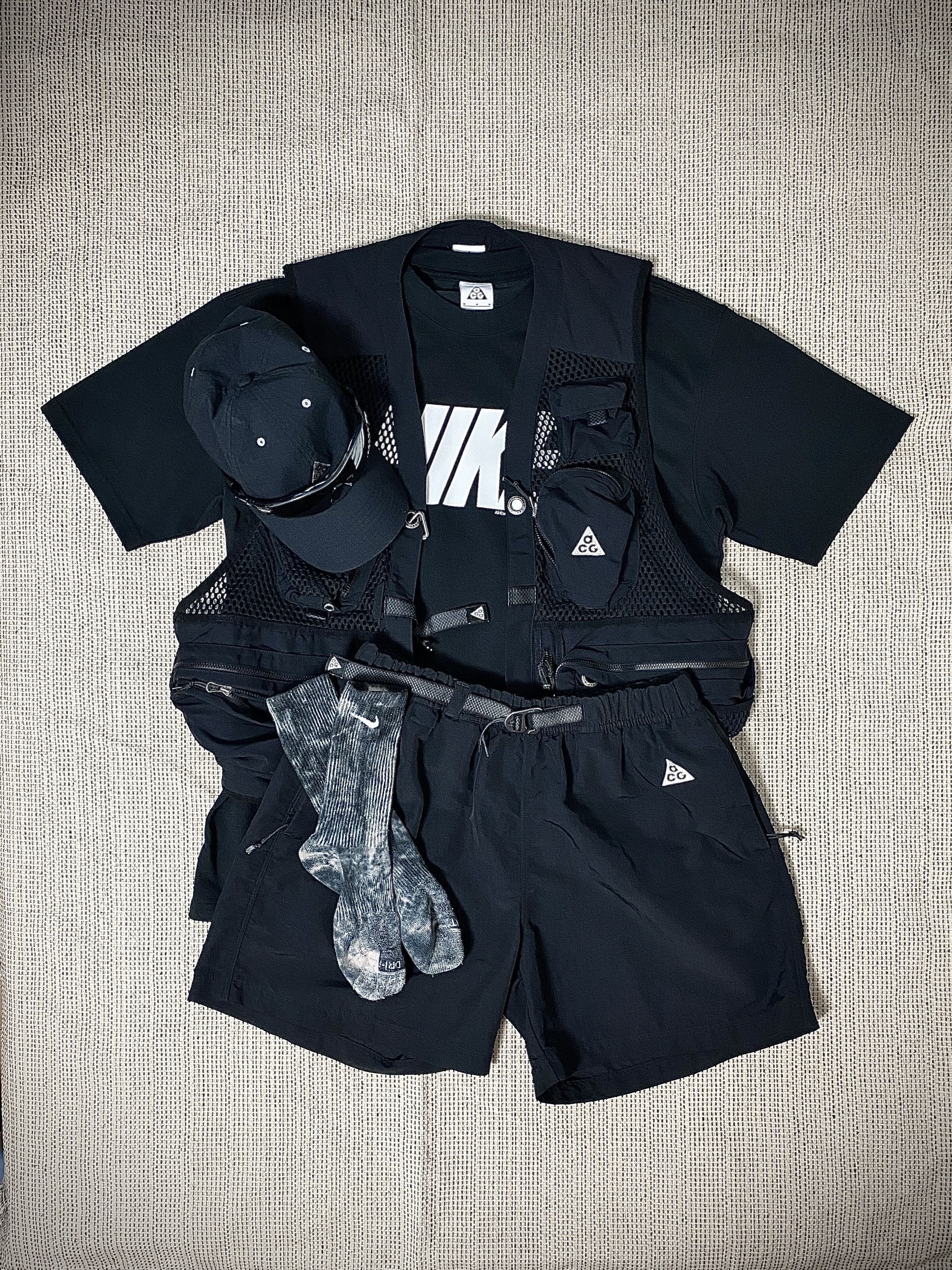 Nike ACG Buttles Vest Black - Asia, Nike ACG Hike T-Shirt Black - US/EU 착용 스타일 - 5