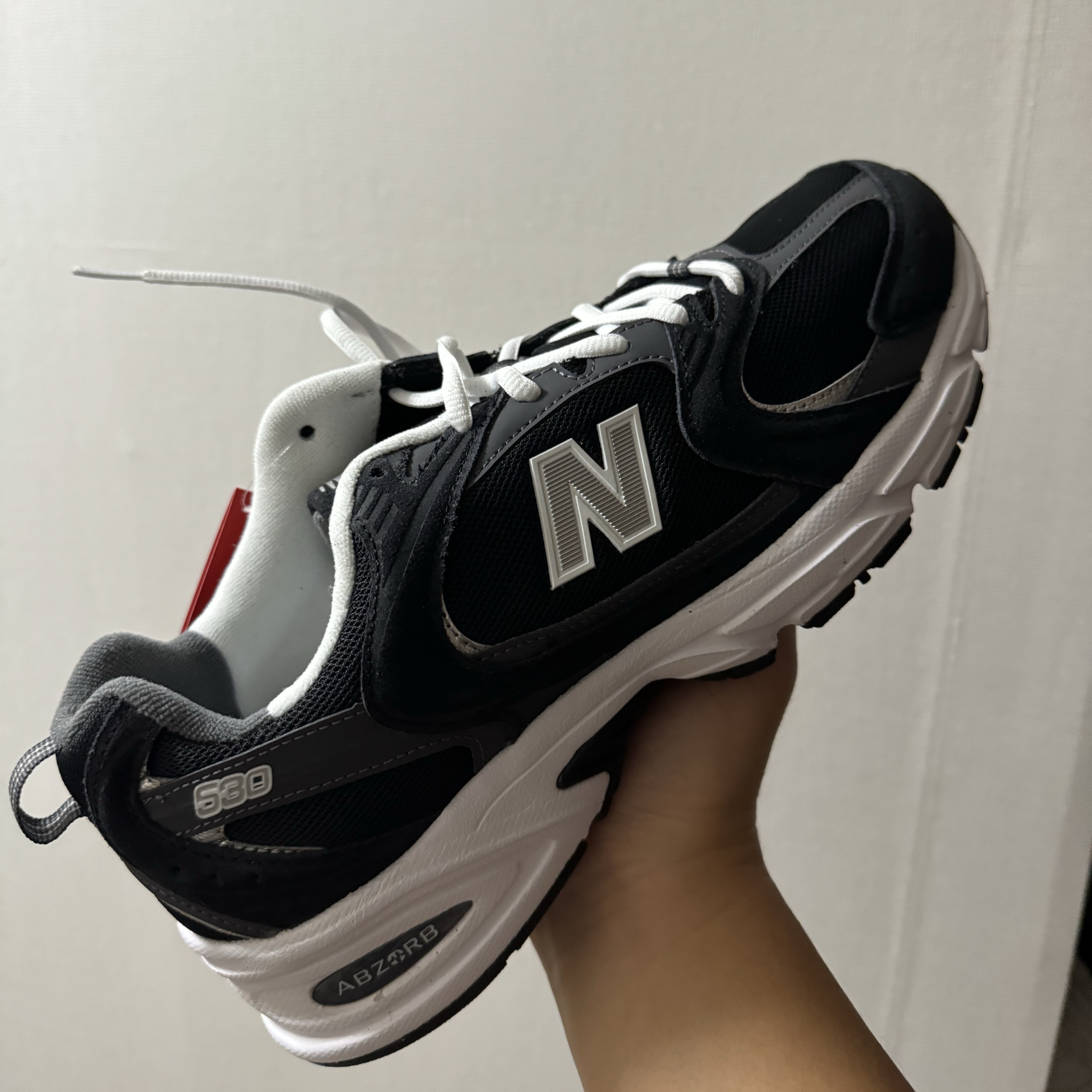 New Balance 530 Classic Black 착용 스타일