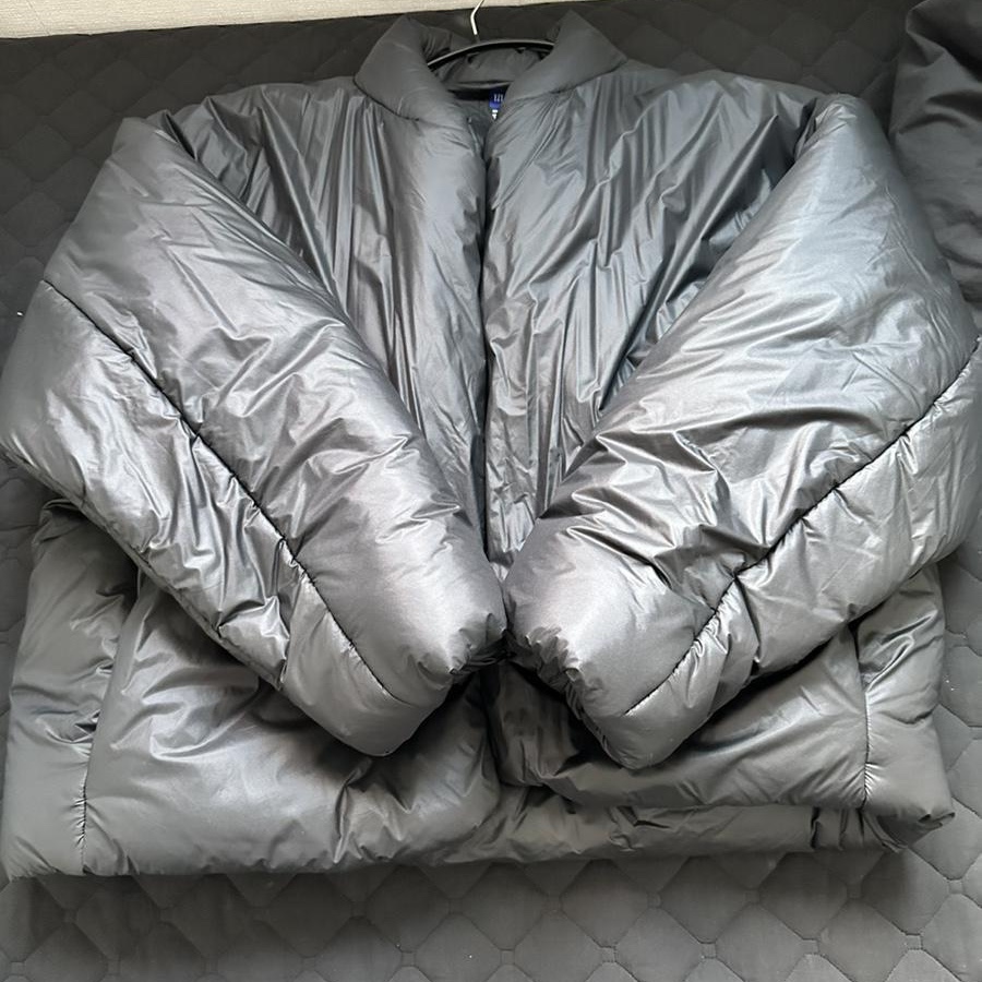 Yeezy Gap Engineered By Balenciaga Round Jacket 2 Black 착용 스타일