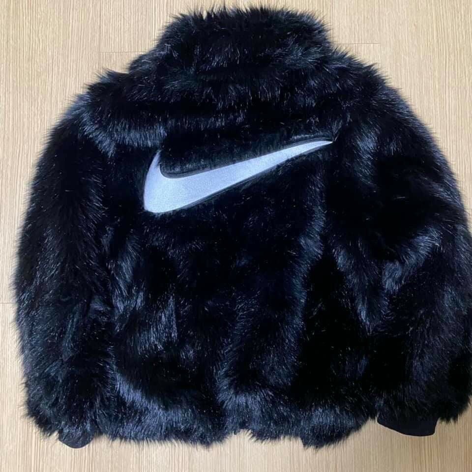 (W) Nike x Ambush Reversible Faux-Fur Coat Black 착용 스타일