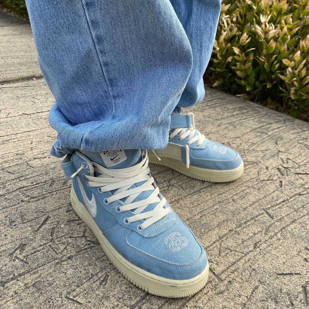 Nike x Stussy Air Force 1 '07 Mid SP Fossil 착용 스타일 - 4